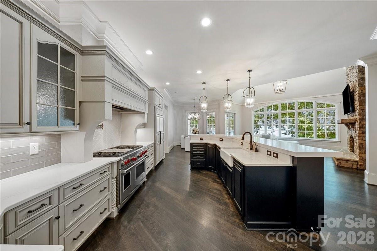 The Peninsula - Residential