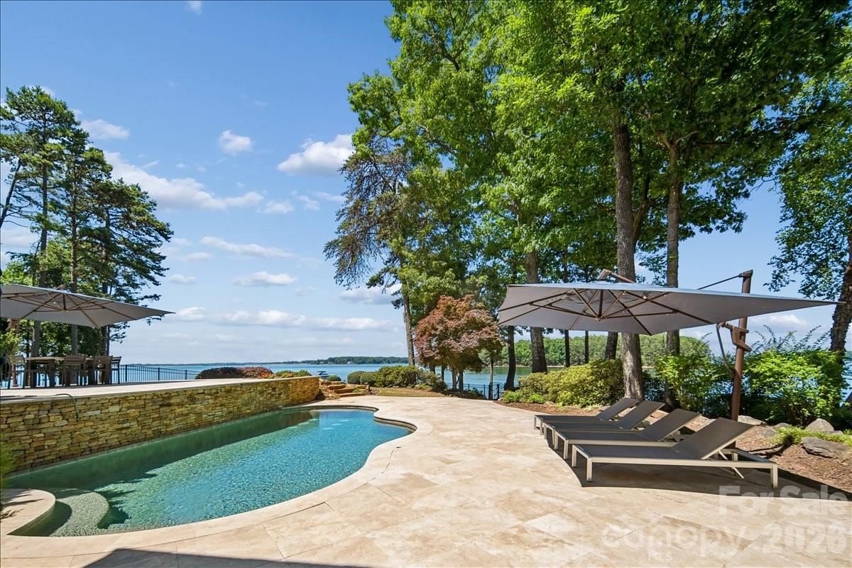 The Peninsula - Residential