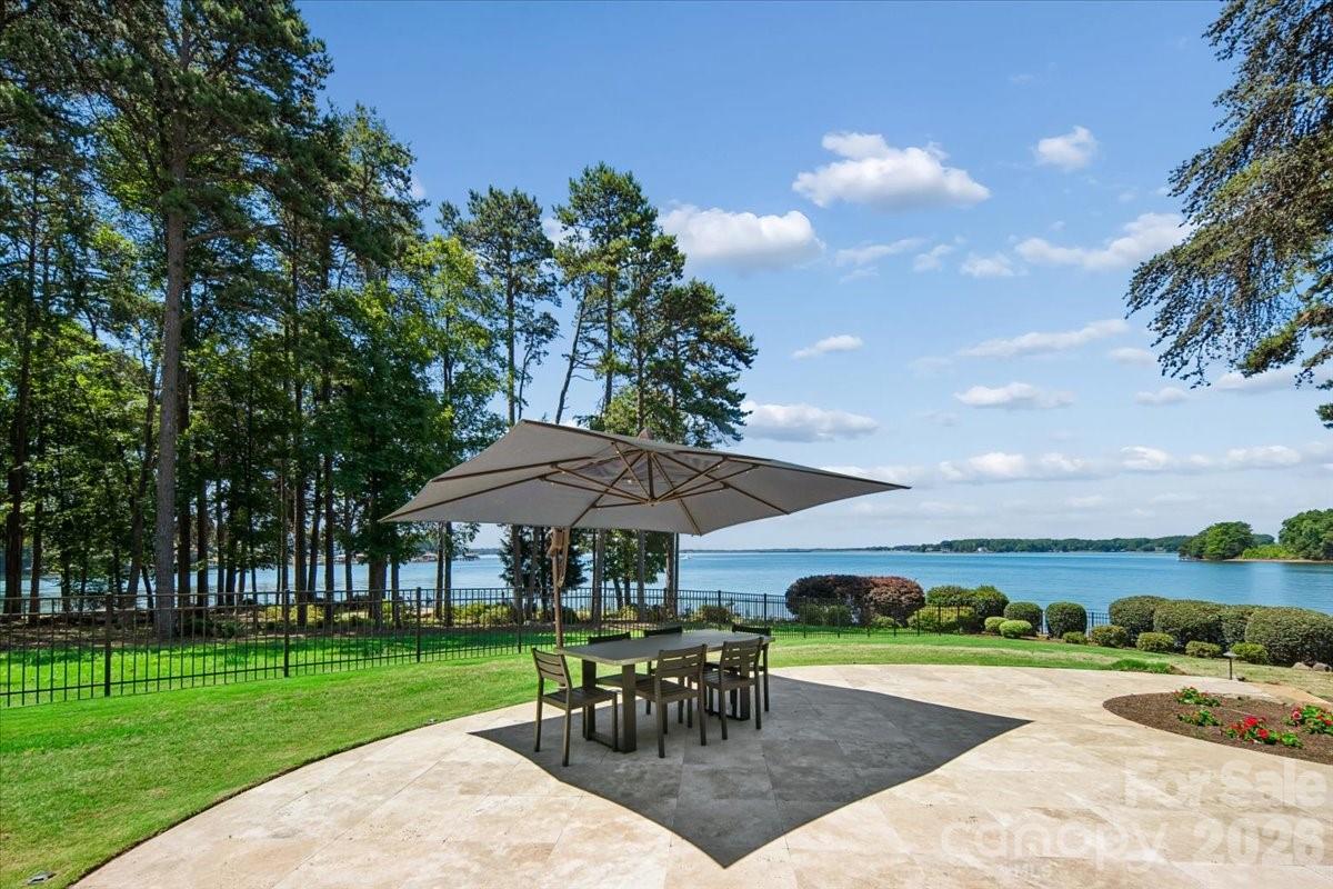 The Peninsula - Residential