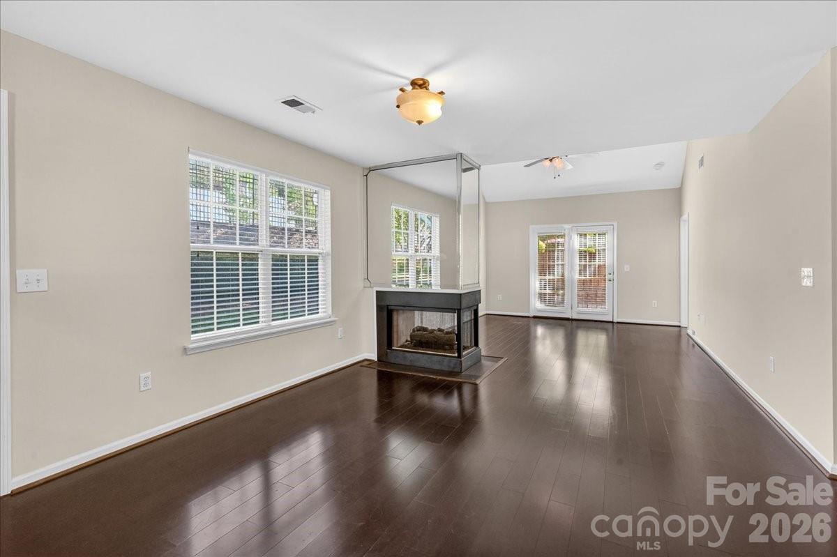 Elizabeth Townes - Residential