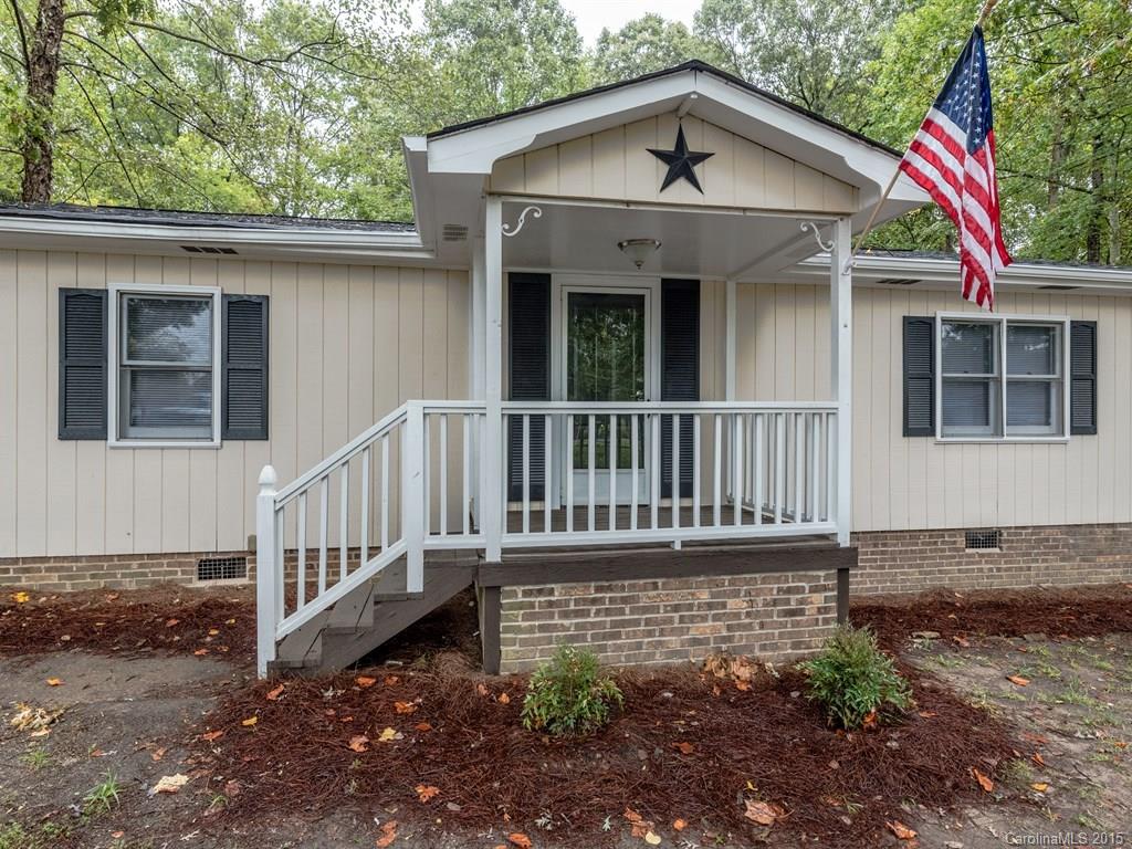 STELLAR RENOVATION! 3BR 2BA home on 1.63 acre cul-de-sac lot -UPGRADES GALORE! Gourmet kitchen w/new granite counter tops, new stainless steel appliances & subway tile back splash!  New flooring throughout house includes versa lock wood laminate, tile & carpet. New paint inside/out, new fixtures & fans,6 panel doors. Huge master suite w/private bathroom & large walk-in closet.  Spacious laundry room & closets.  Huge deck, gigantic private backyard & storage shed, new architectural roof 2015, etc