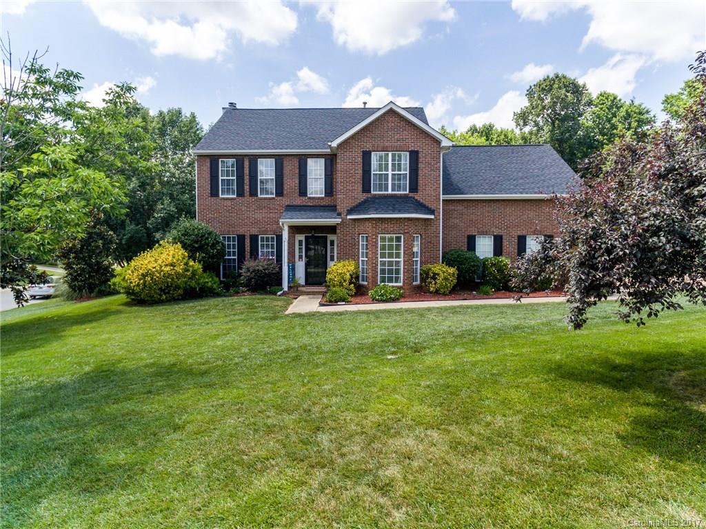 AMAZING MOVE-IN READY Corner Lot home in desirable Fort Mill neighborhood w/ award winning school system. Updated Kitchen w/backsplash, large single bowl sink, GAS STOVE, and Stellar Snow Quartz countertops! Finished Garage w/ epoxy floor has A/C and is wired for two TV's. Tankless Water Heater. Built-In kids bed. Bamboo floors throughout. Office added on to bonus room with sound dulling walls. Updated Bathrooms. Spacious back porch with dual ceiling fans. Huge bonus room w/ built-in storage.