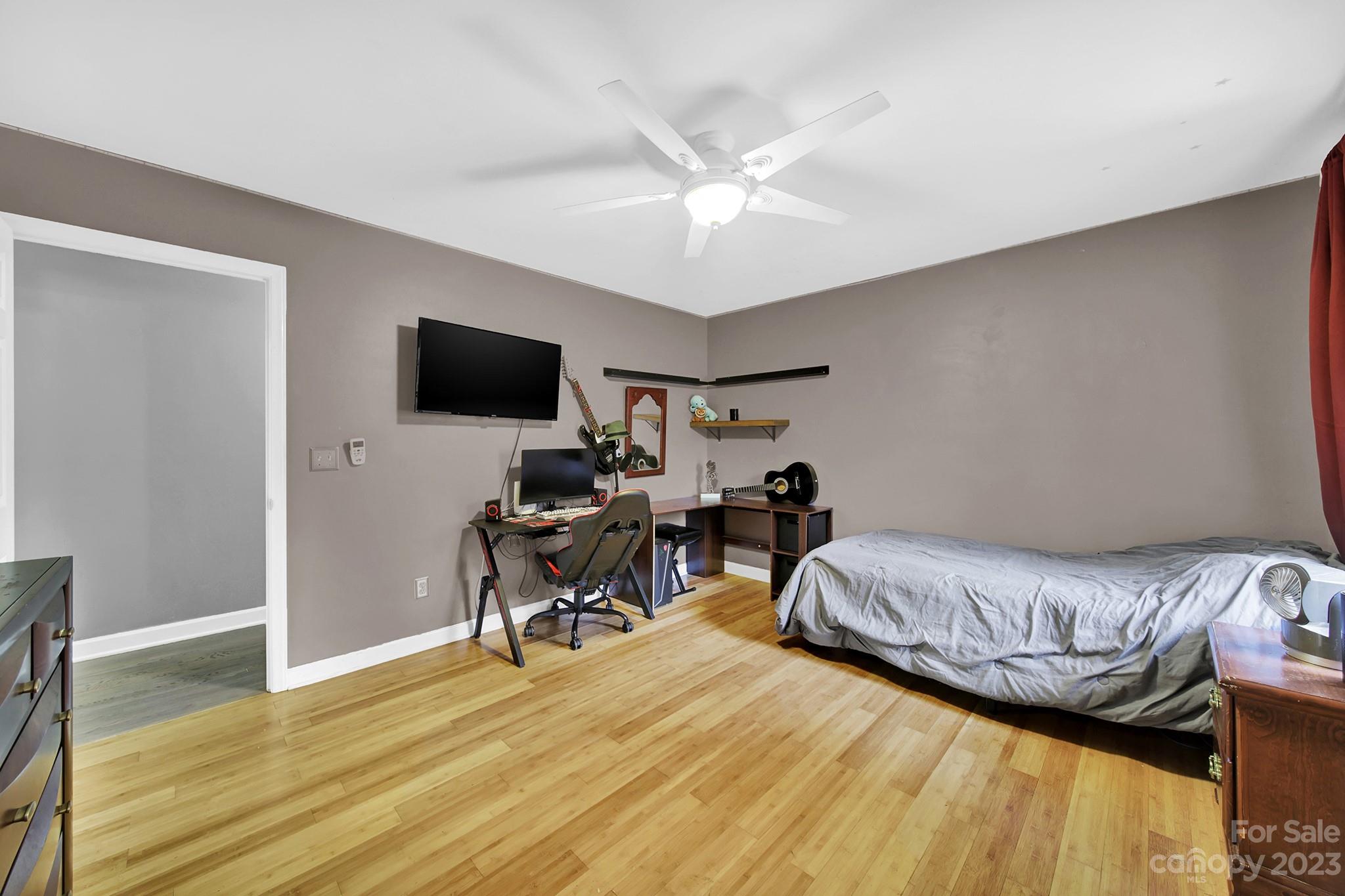 Sunset Circle - Residential
