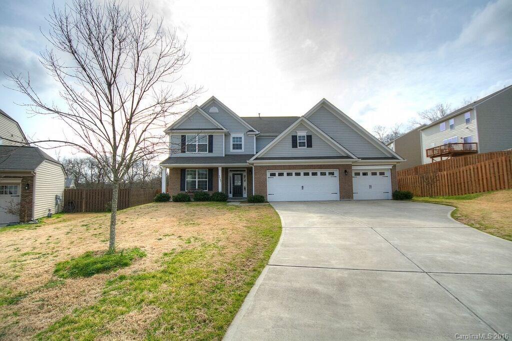 This home is nestled on a large lot in a tranquil cul-de-sac. It retains the value of peaceful living while being conveniently close to shops and interstate. It features high ceilings, open floor plan, dining room w/bay window, and custom bookshelves. Kitchen w/granite counter tops, island, and sunroom that overlooks the fenced in yard. Main level guest bedroom with full bath. Master w/tray ceilings and walk-in closet. Master bath w/double door entry, soaking tub, shower and dual sinks.