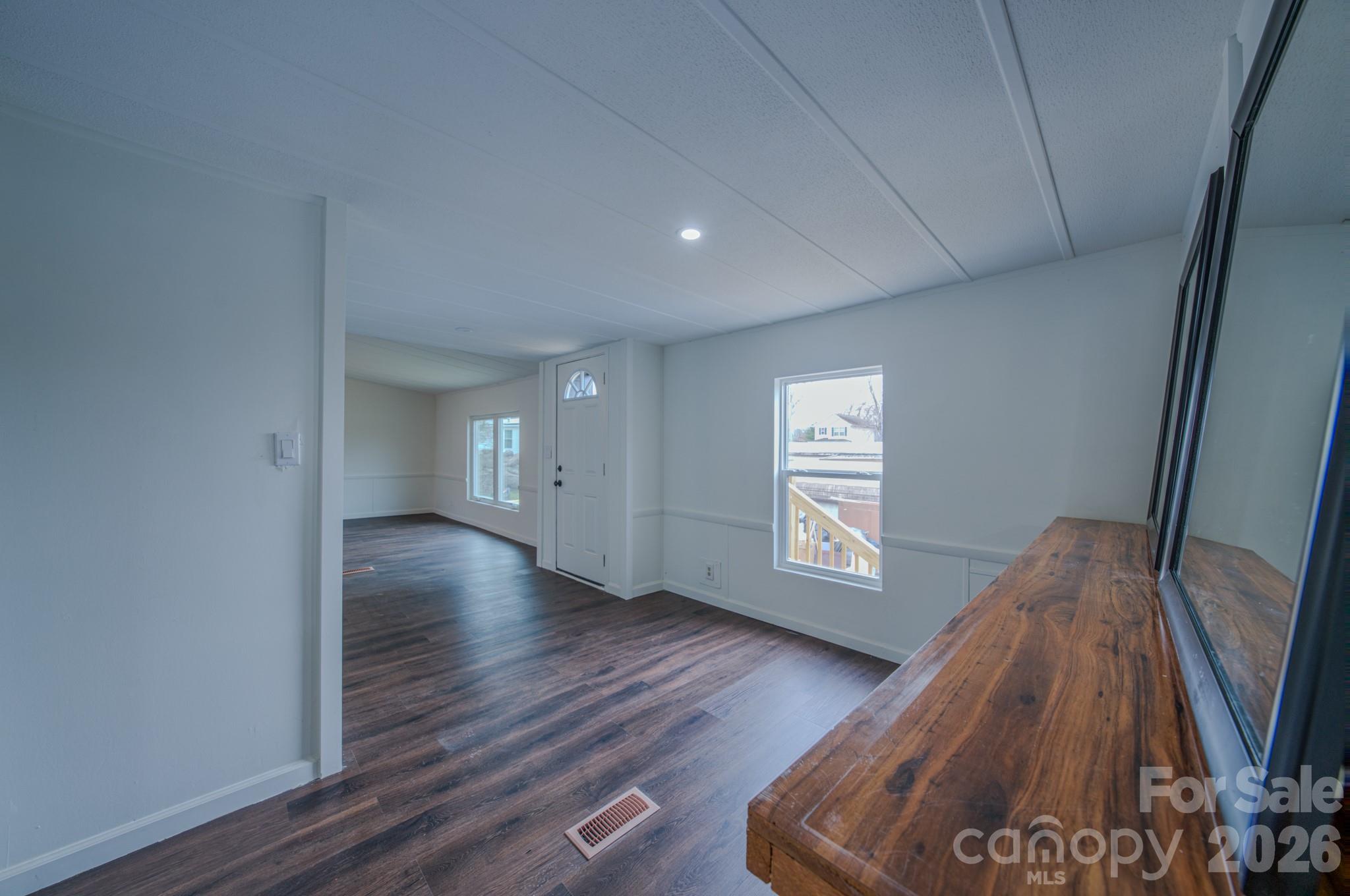 SOLOMON LUTHER LAND - Residential