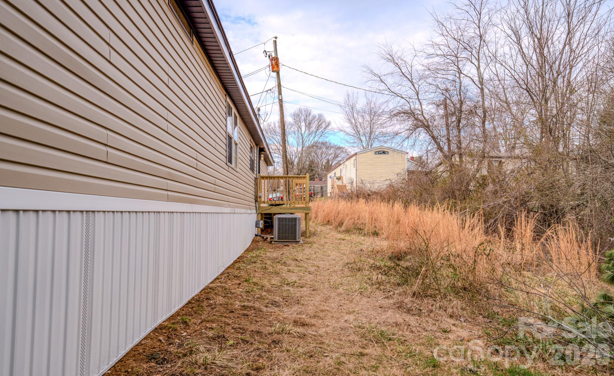 SOLOMON LUTHER LAND - Residential