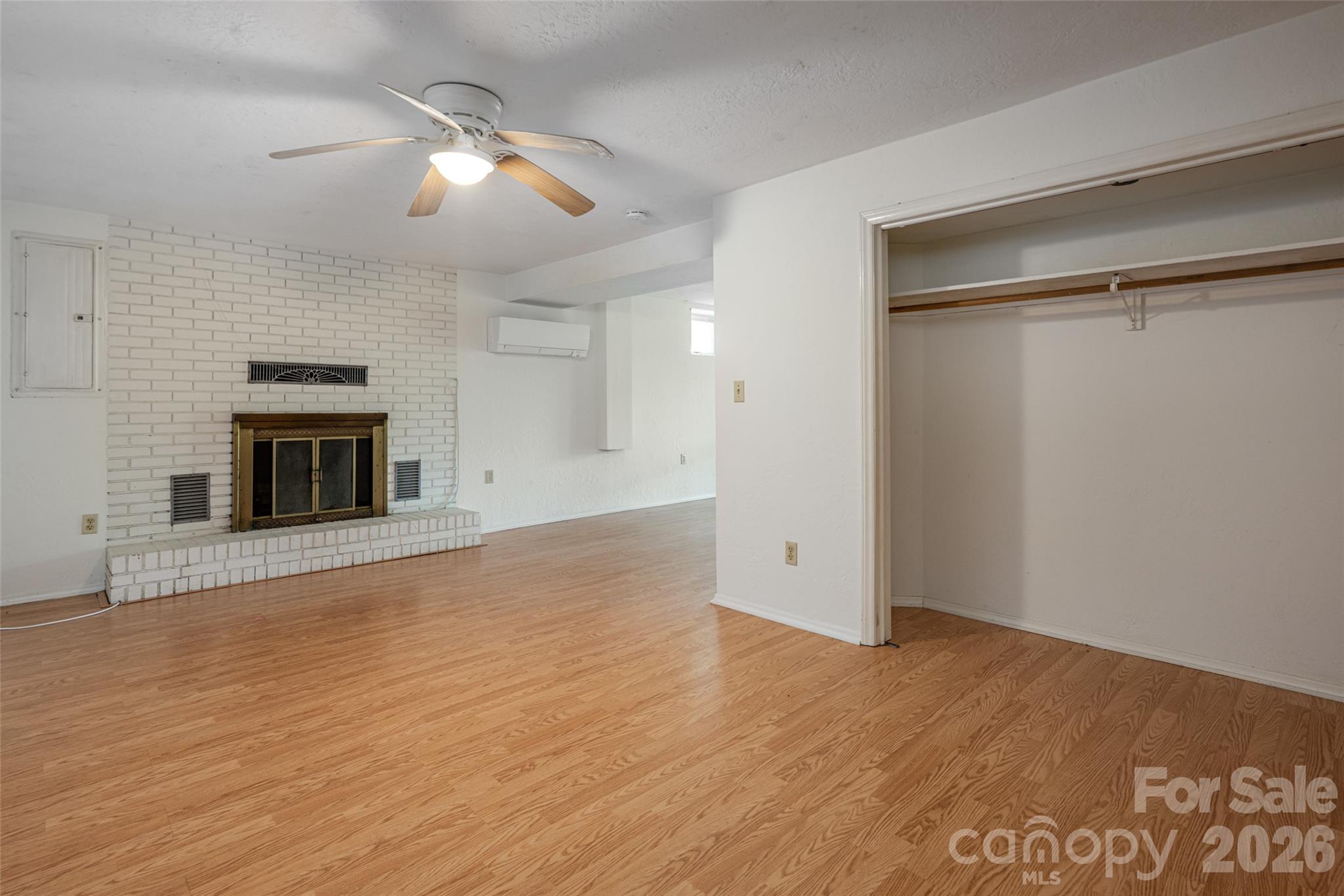 Royal Pines - Residential