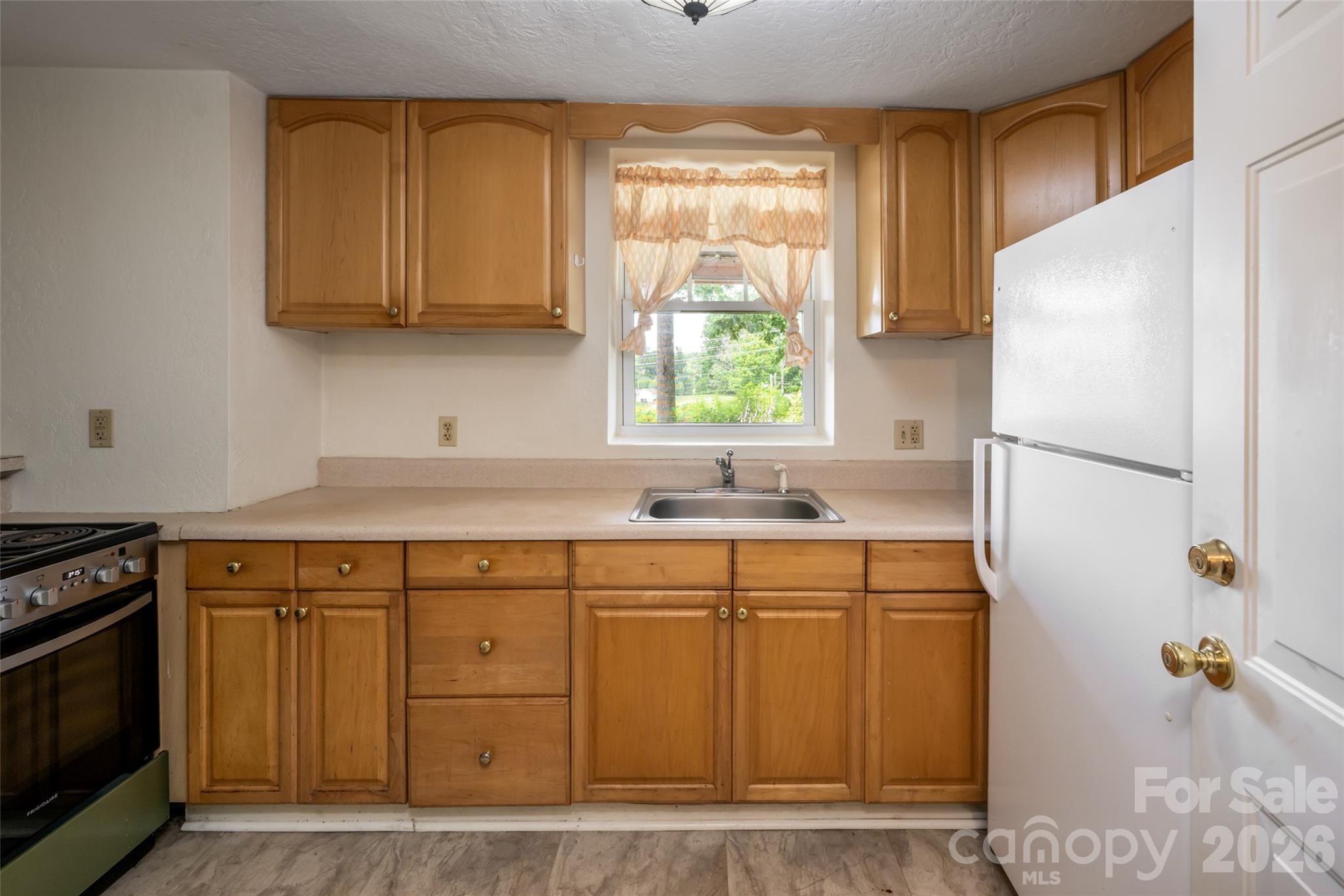 Royal Pines - Residential