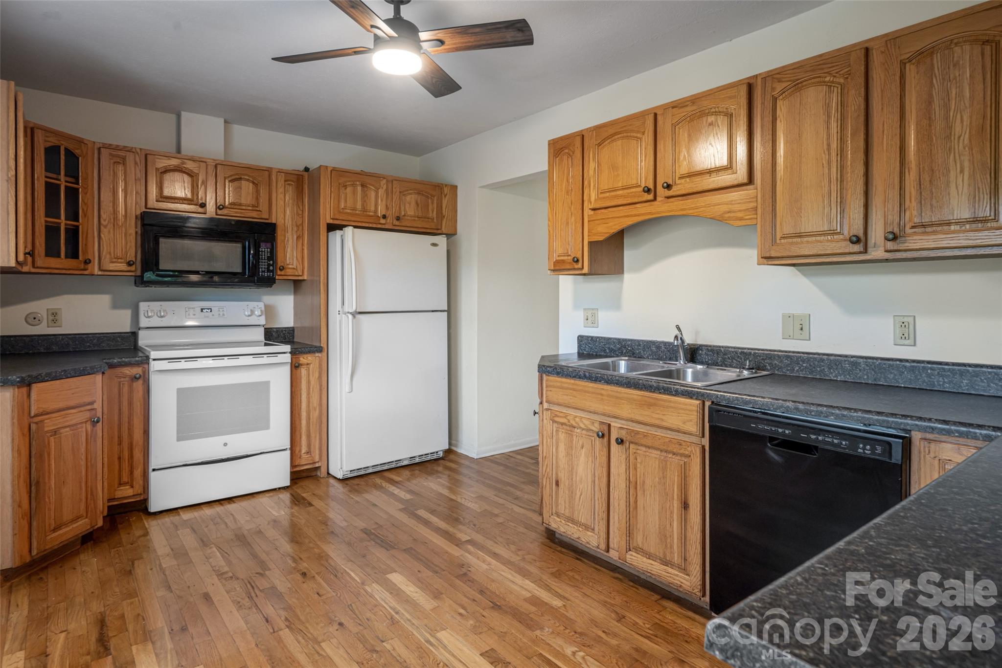 Royal Pines - Residential