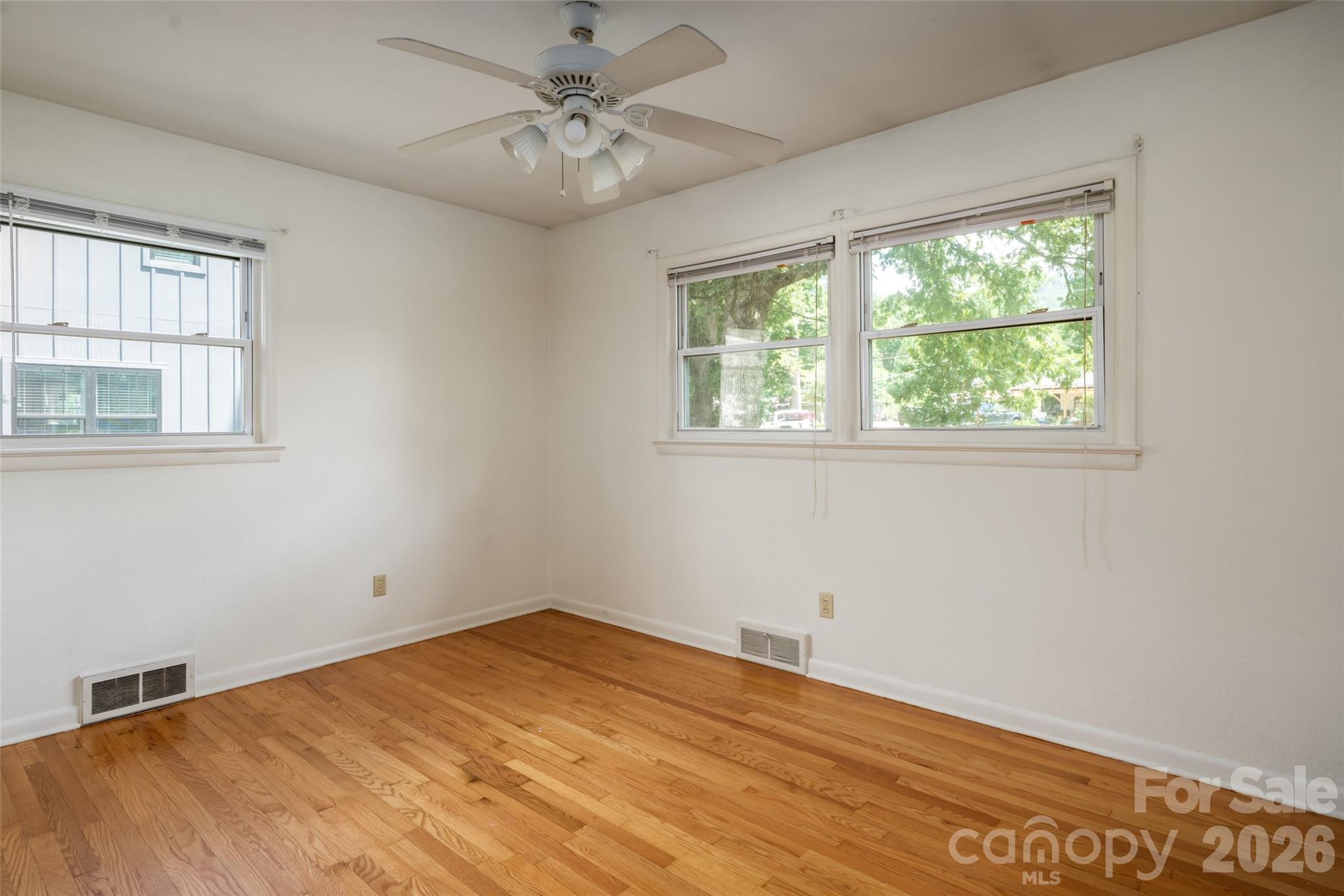 Royal Pines - Residential