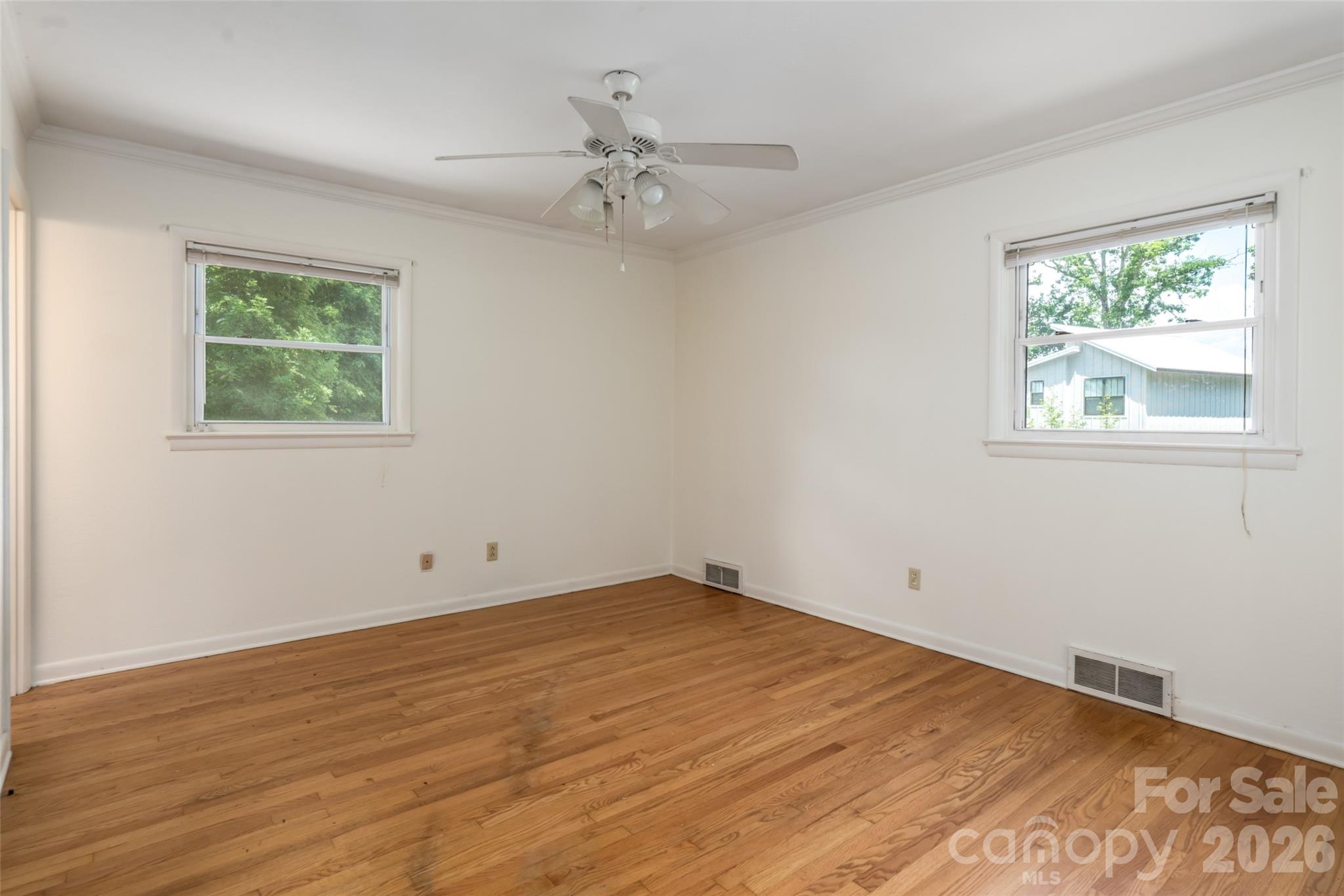 Royal Pines - Residential