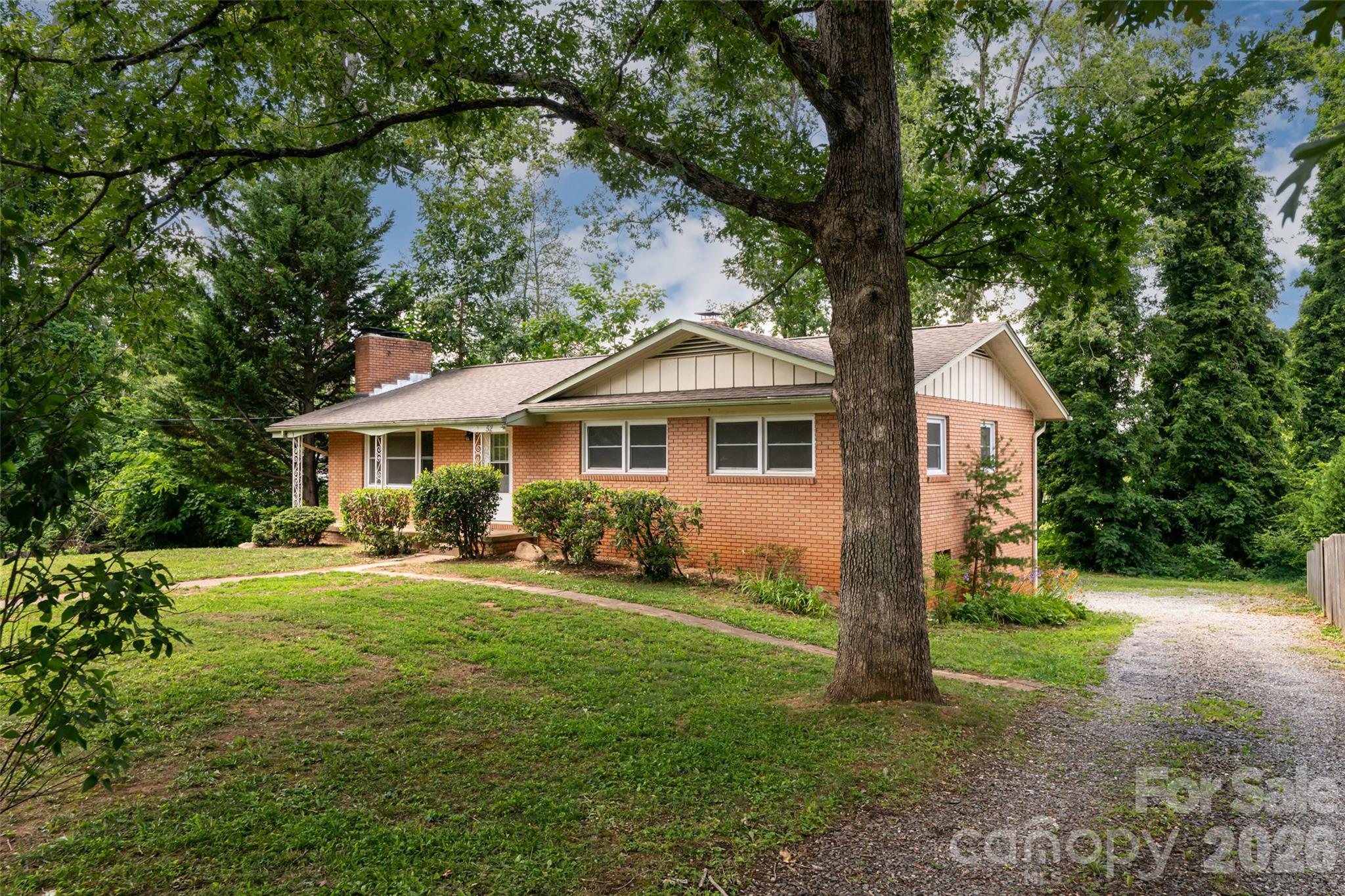 Royal Pines - Residential
