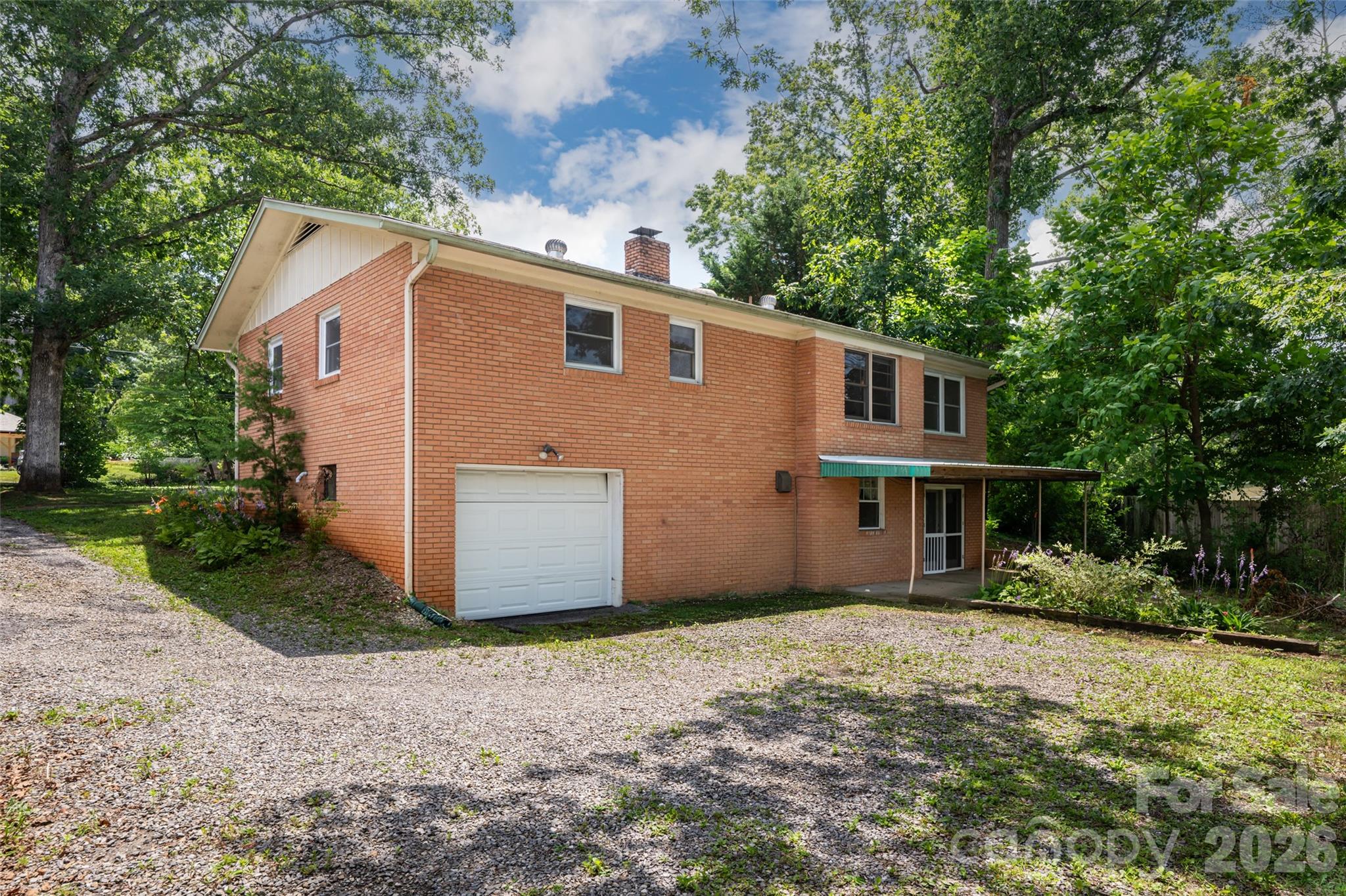 Royal Pines - Residential