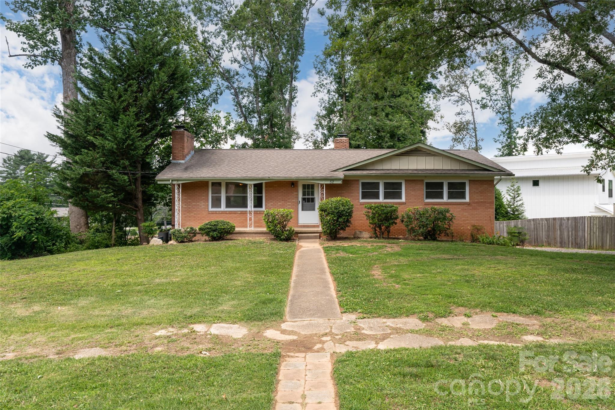 Royal Pines - Residential