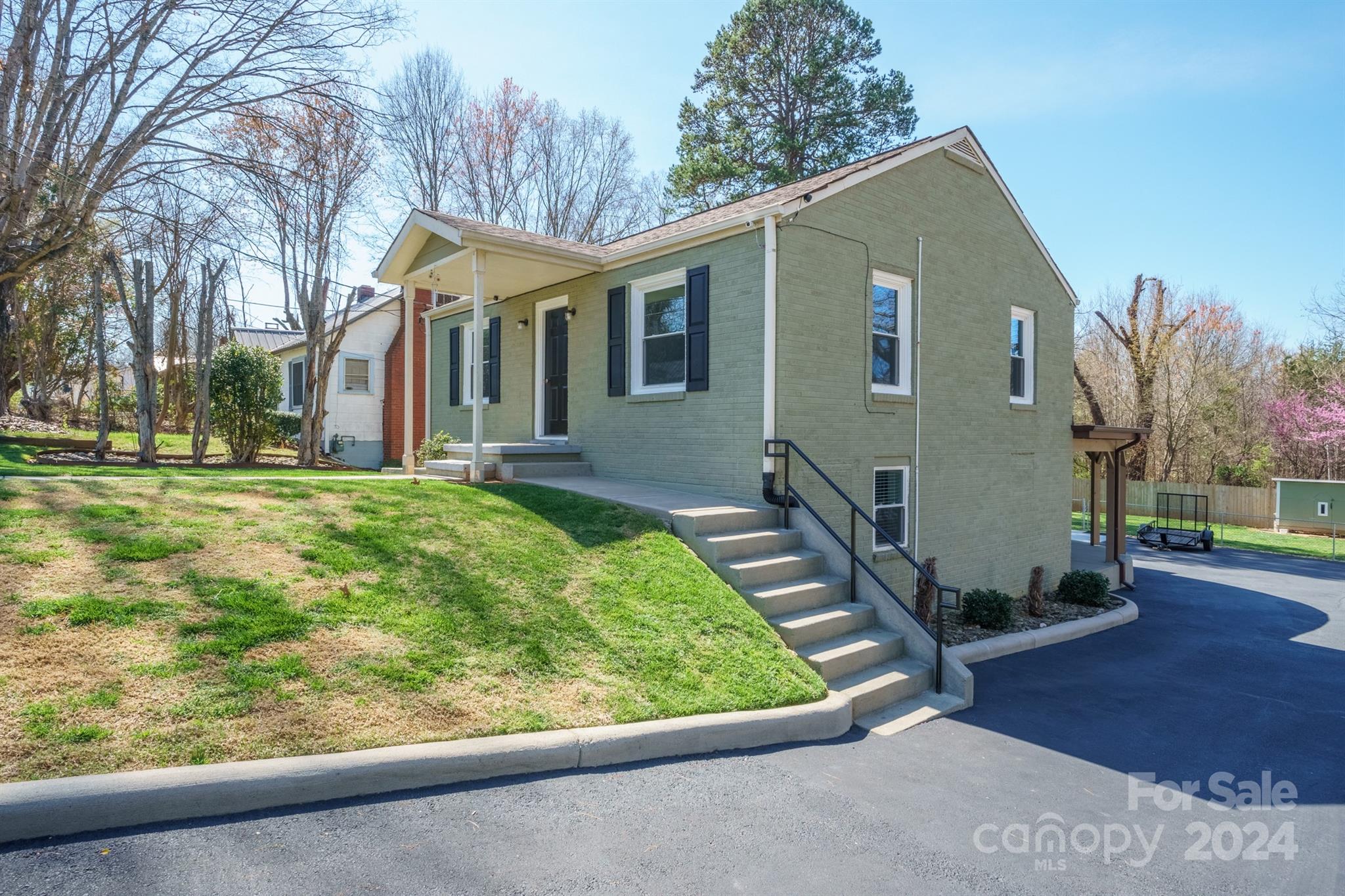 Country Club Estates - Residential