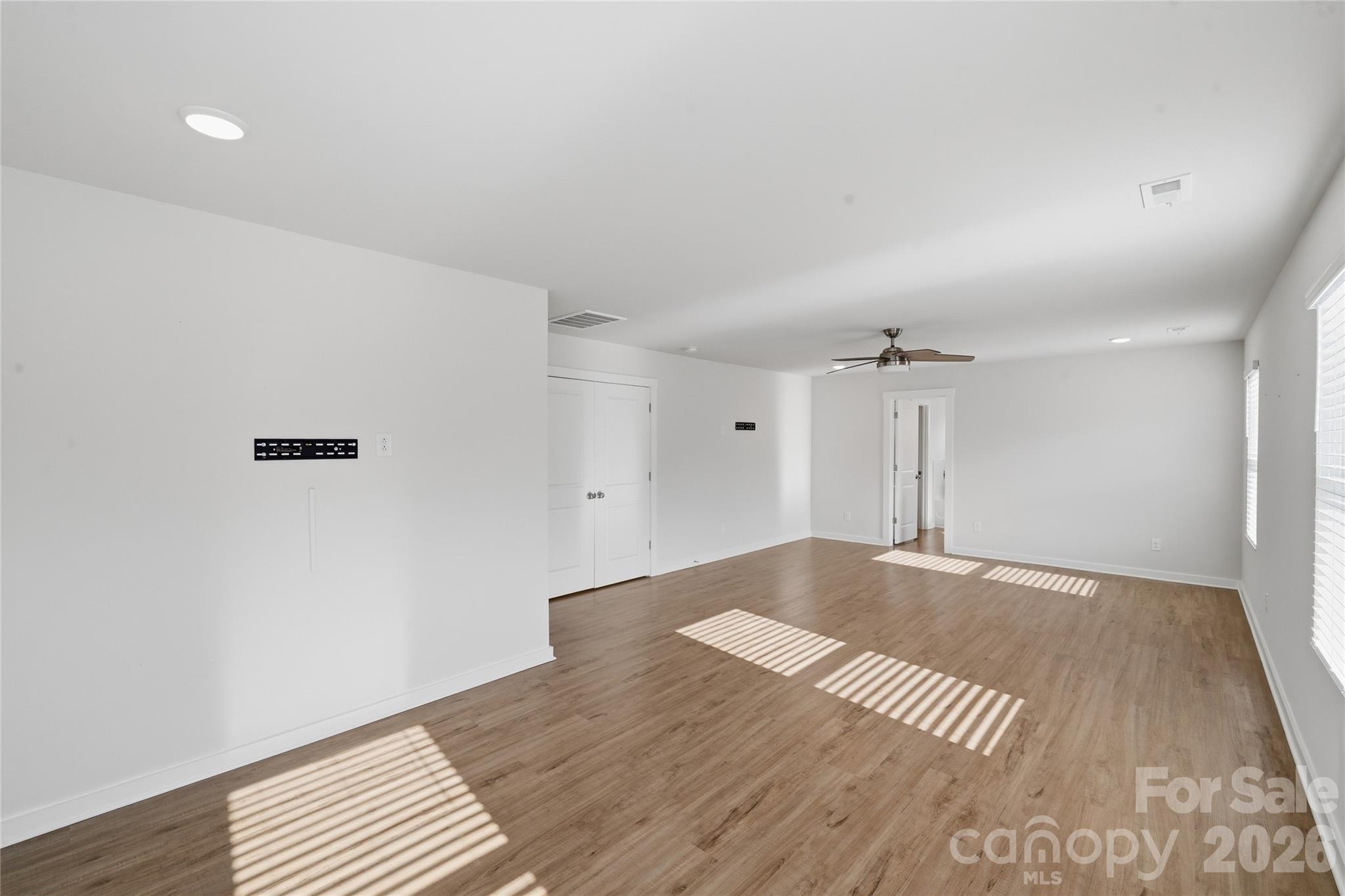 Kinghurst Cove - Residential