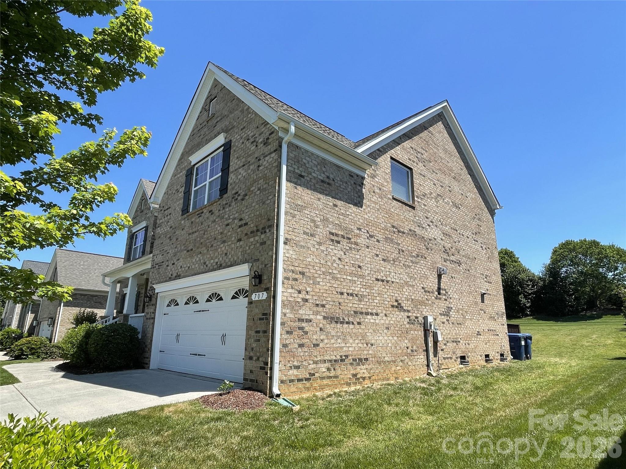 Hollister - Residential