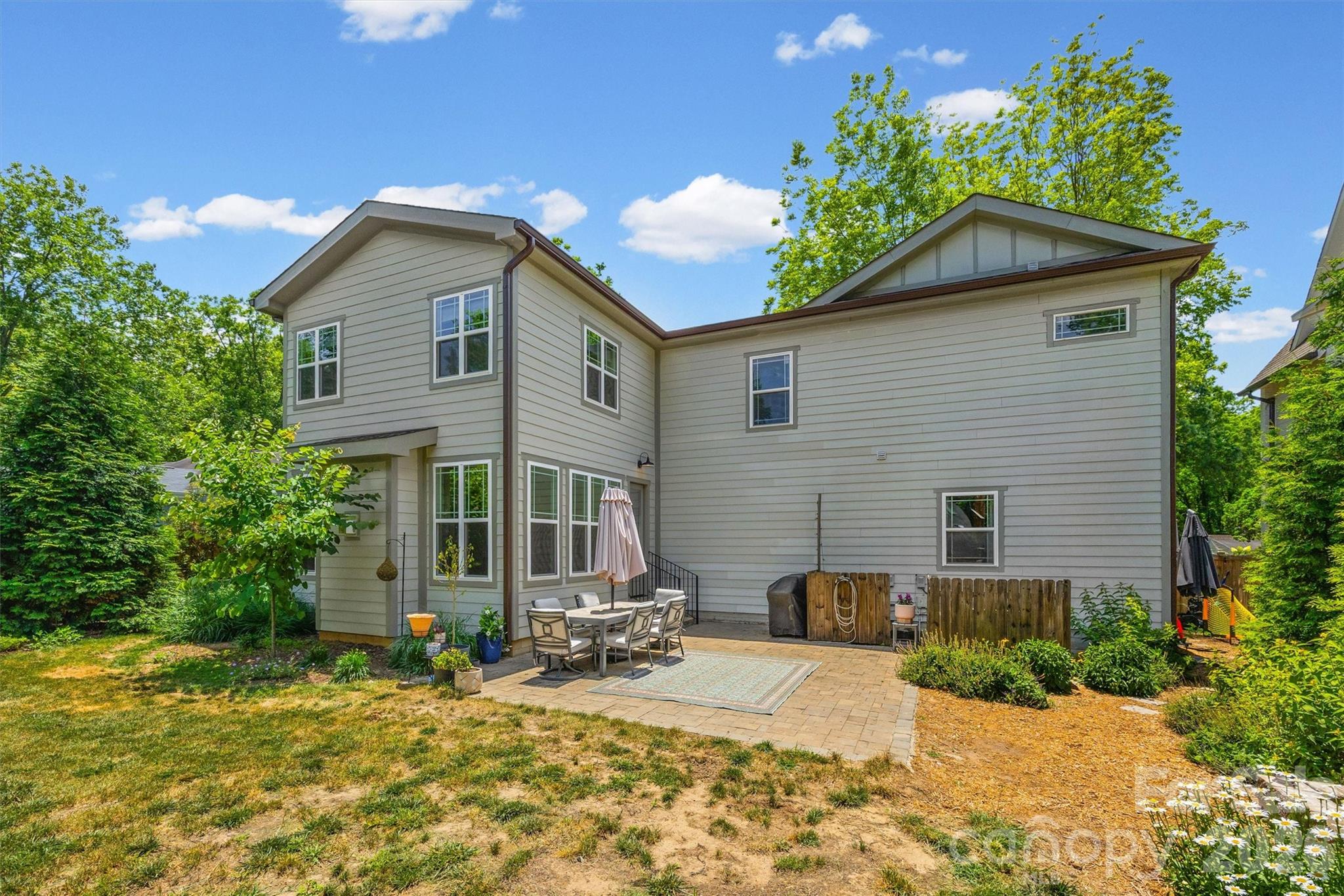 Plaza Hills - Residential
