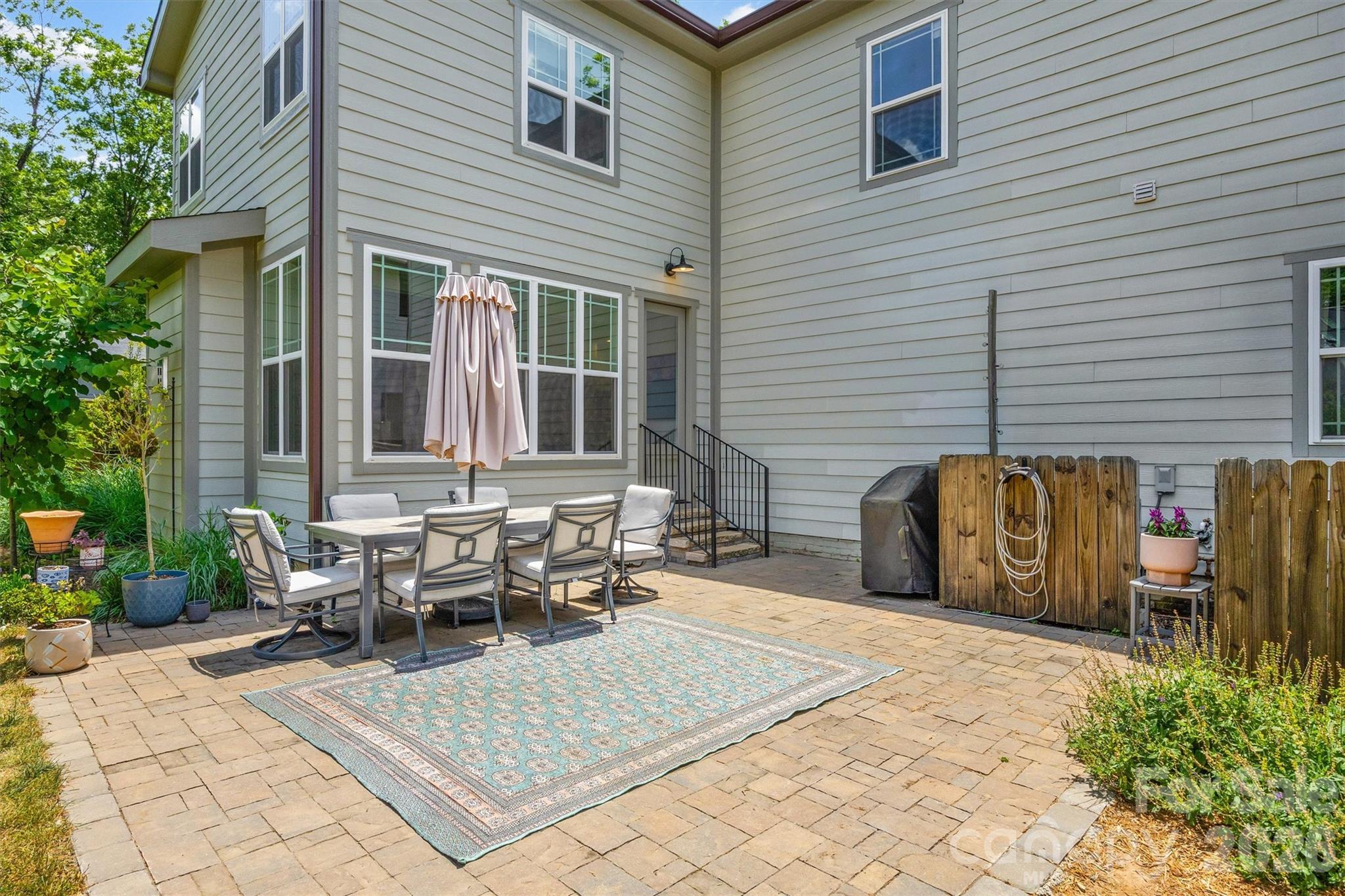 Plaza Hills - Residential