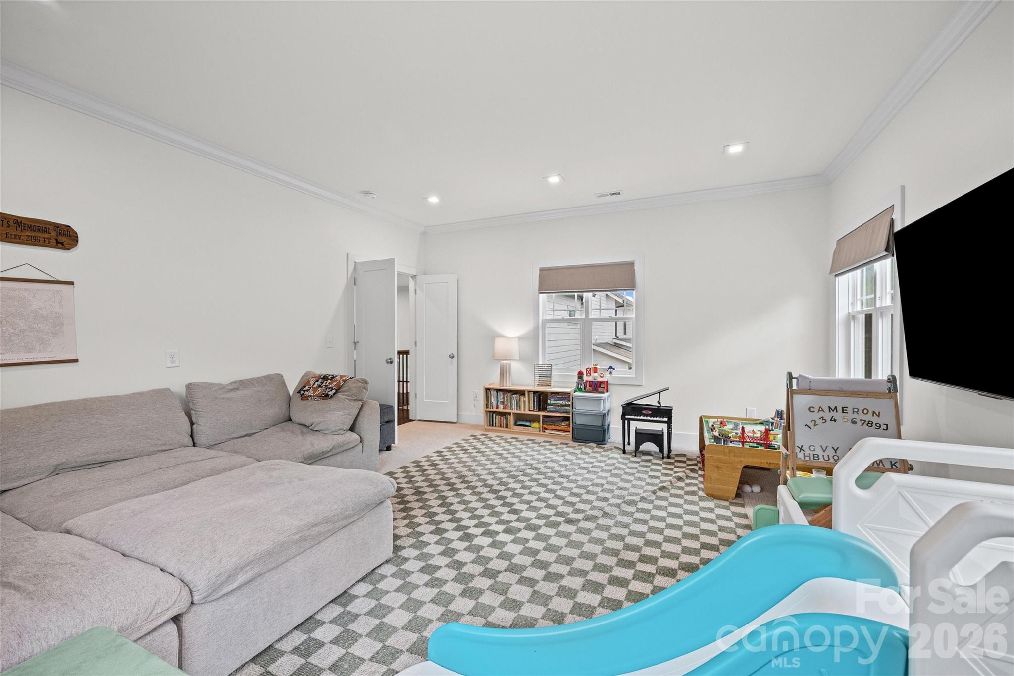 Plaza Hills - Residential