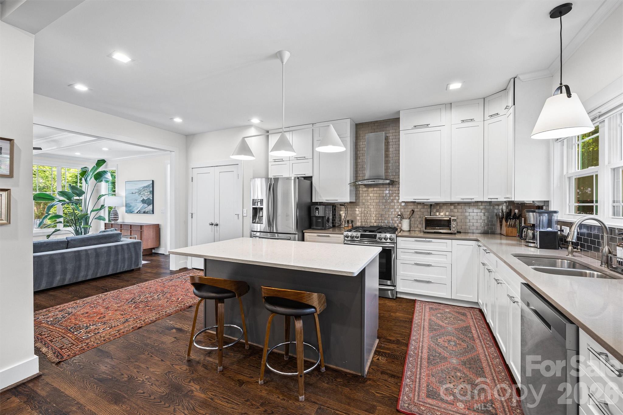 Plaza Hills - Residential