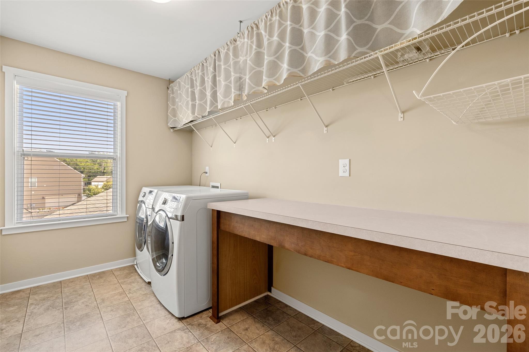 Ellis Pond - Residential