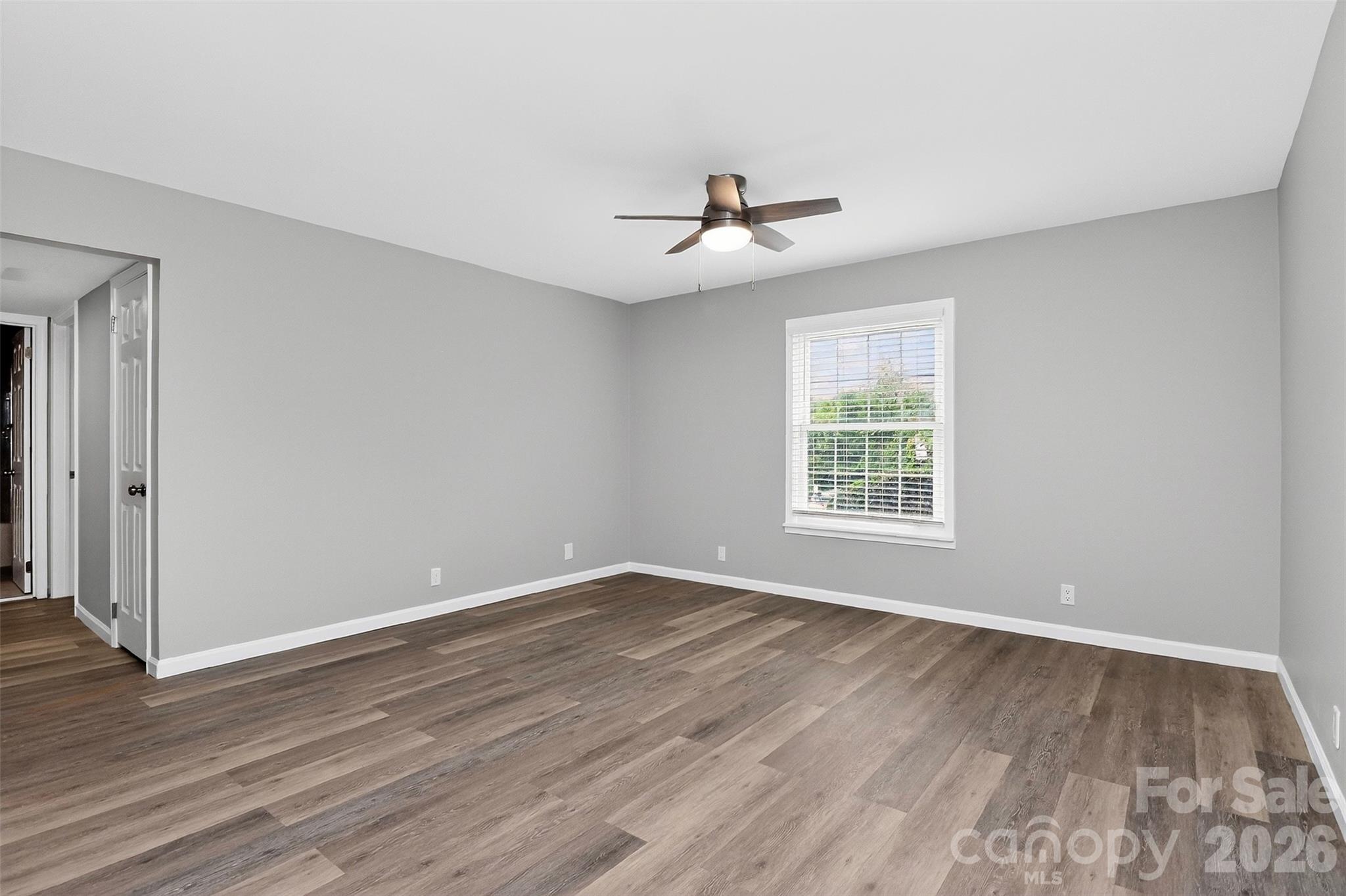 Location! Location! Location! This is a charming newly renovated condo located in the heart of Charlotte, renovations include but not limited to brand new HVAC system, stainless steel appliances, soft close kitchen cabinets, granite countertop, hot water heater, luxury vinyl flooring, new bath tiles etc. 

Conveniently situated just minutes from Uptown Charlotte, this unit provides quick access to shopping, dining, entertainment, parks, and major highways. Enjoy nearby hotspots in Dilworth, South End, Freedom Park, while still having the comfort of a quiet residential community.