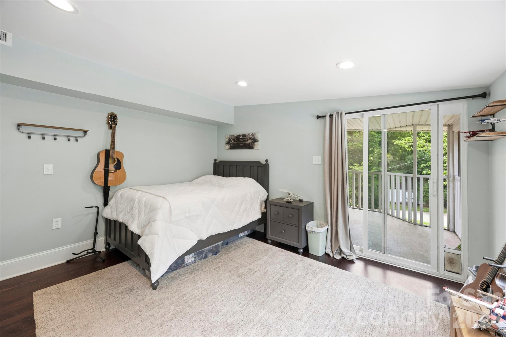 Riverfront - Residential