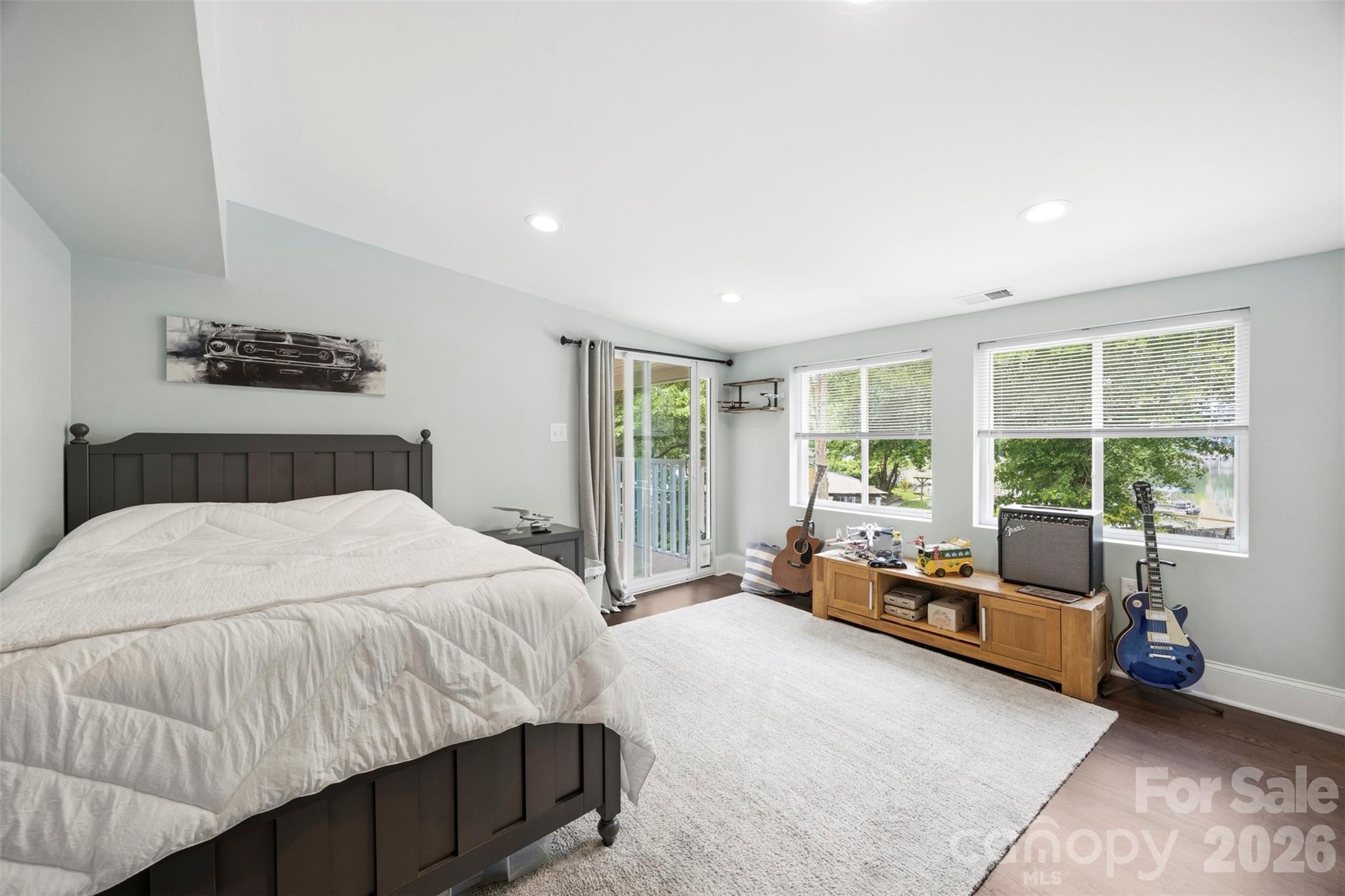 Riverfront - Residential