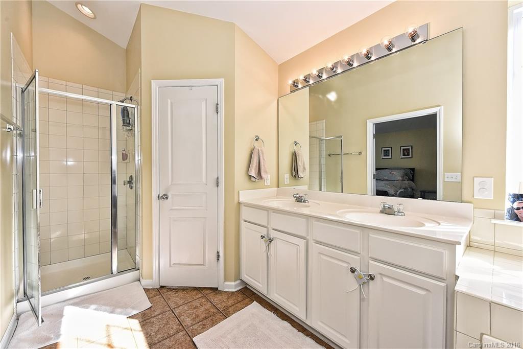 Ridge Pointe - Residential