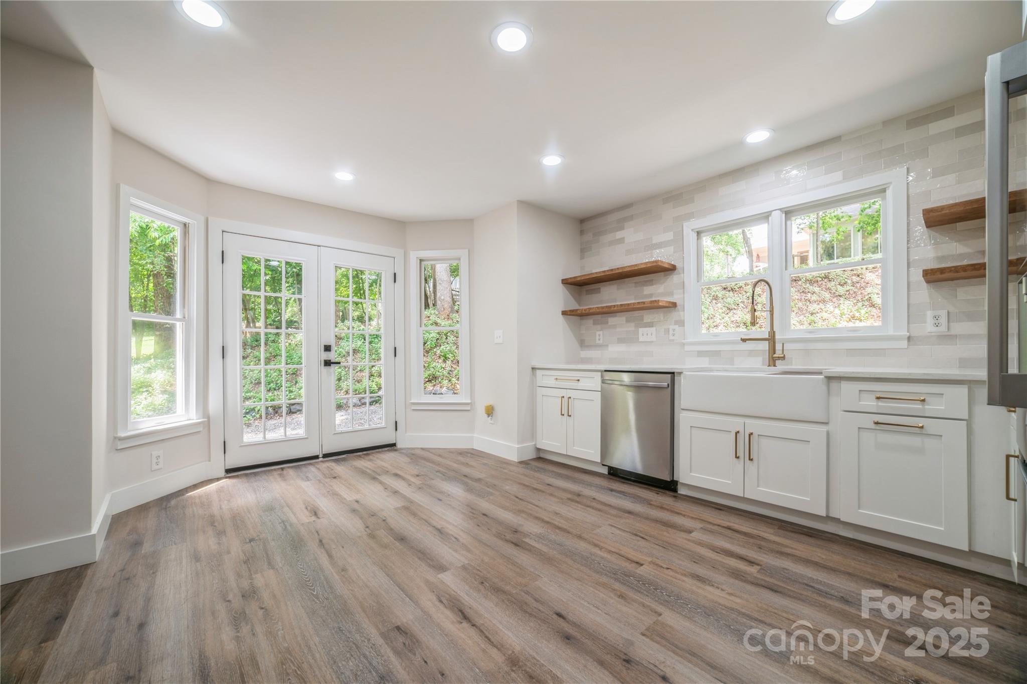 Tega Cay - Residential