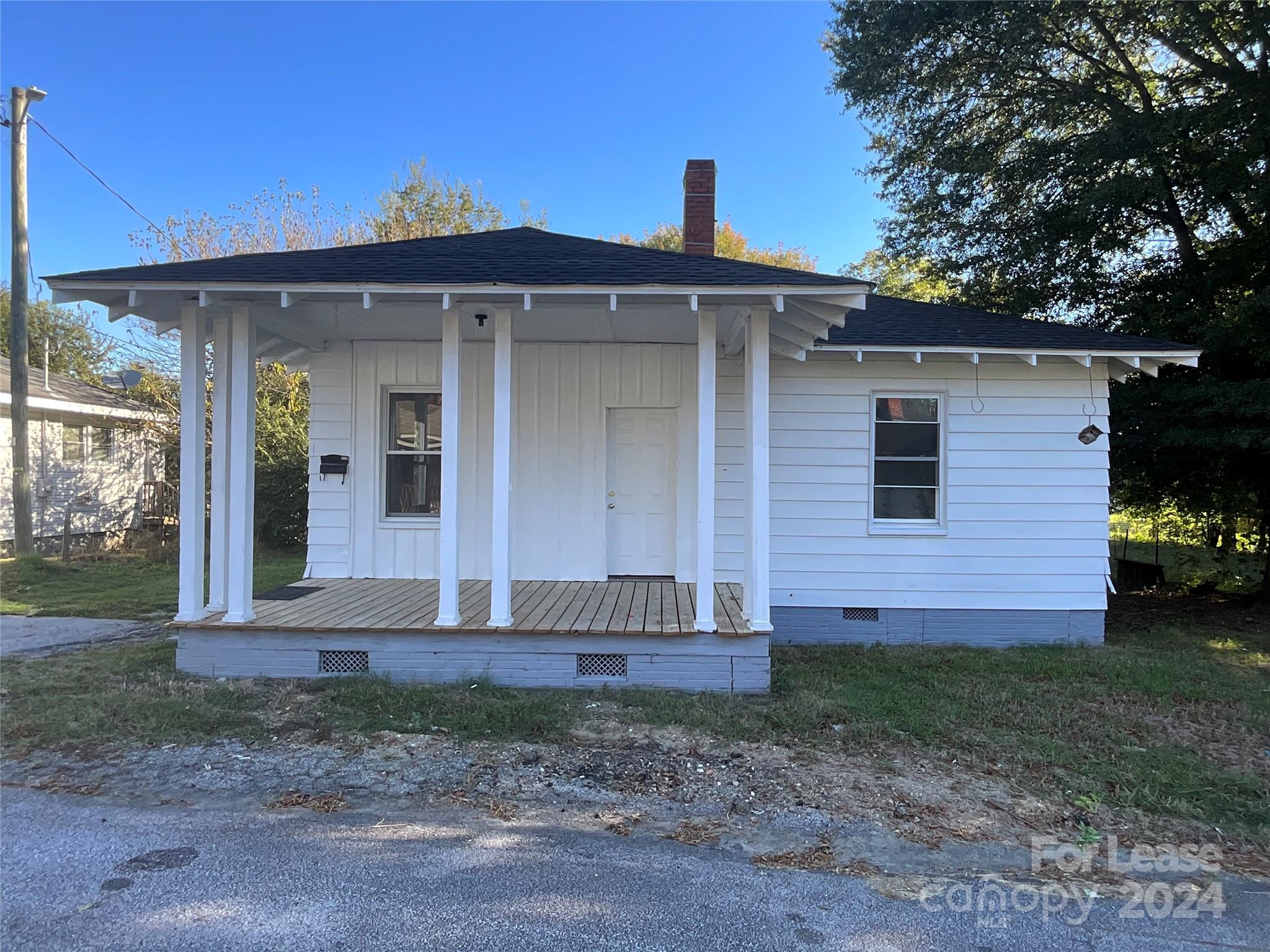 This charming 2-bedroom, 1-bathroom home at 549 5th Street in Chester, SC offers both comfort and convenience. Featuring a cozy front porch, perfect for relaxing, and a spacious back deck for outdoor entertaining, this home provides great spaces to enjoy the outdoors. The fenced-in backyard adds privacy and security, ideal for pets or small gatherings. With a functional layout and inviting curb appeal, this home is perfect for anyone seeking a comfortable living space. When applying to our properties, tenant agrees to accept the property in presented conditions as-is. If not viewed prior to accepting tenancy, tenant agrees to accept the conditions as-is.