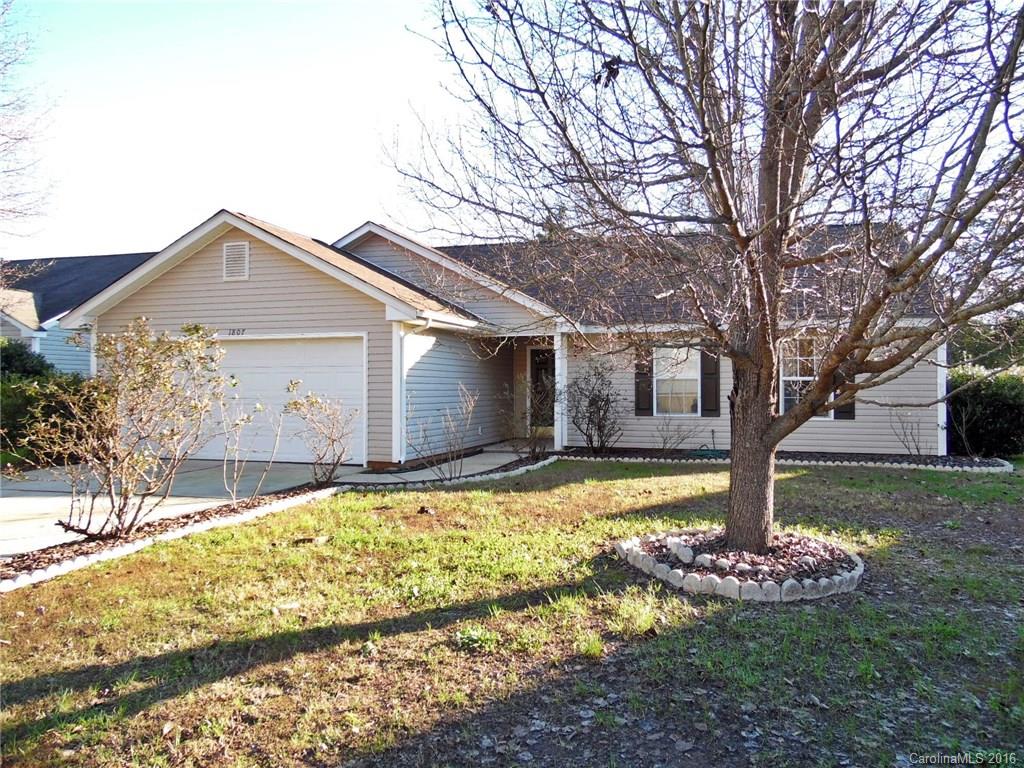 Ranch living in this 3 bedroom, 2 bath home with easy access to I-77! Features include a large den with vaulted ceilings, master with walk-in closet and large master bath, 2 car attached garage and patio.  New roof & HVAC in 2014! This one won’t last long!