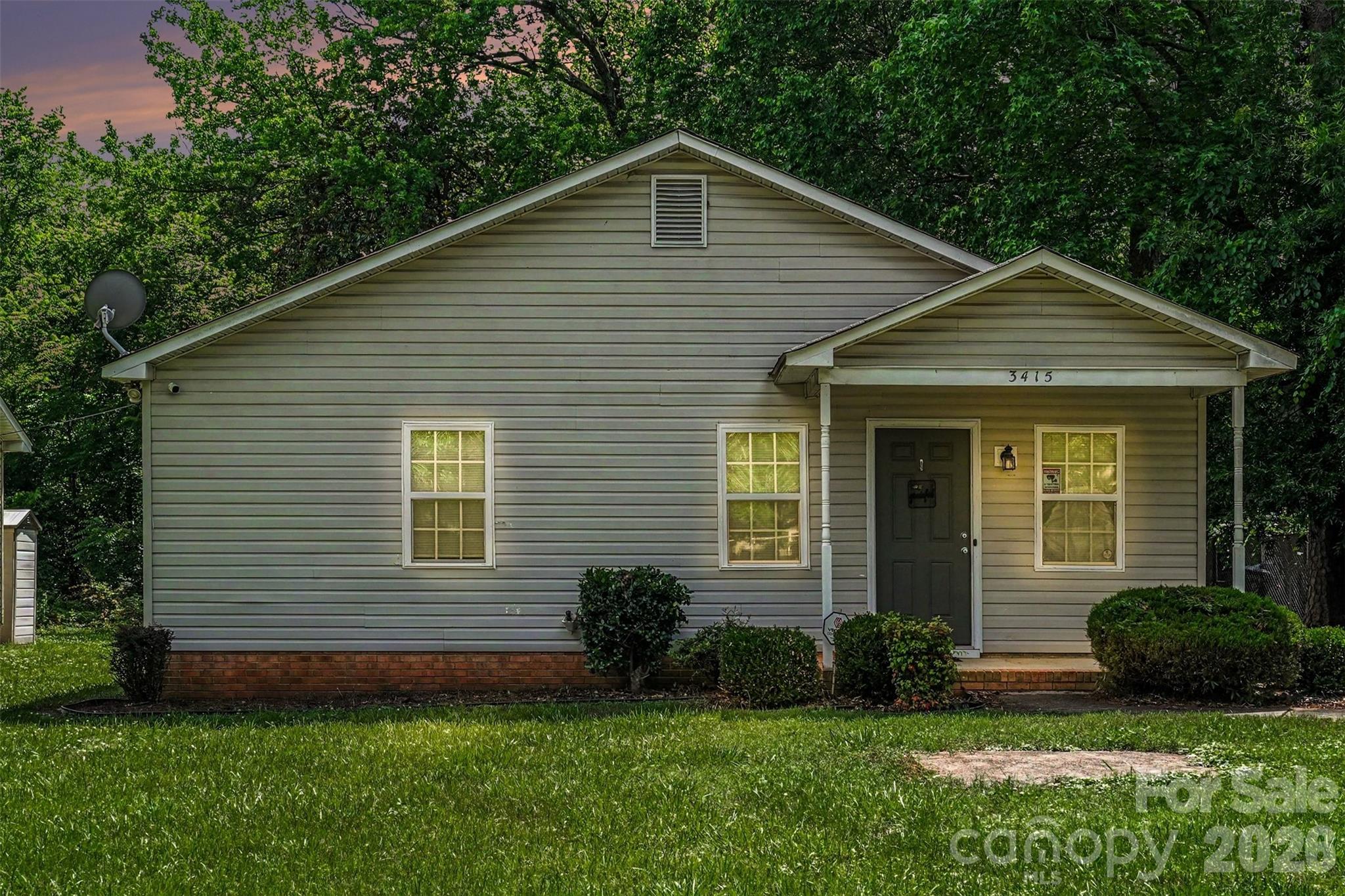 Welcome to this updated ranch home offering the perfect blend of comfort and convenience. Featuring 3 bedrooms and 2 bathrooms, this home sits on a generous quarter-acre lot with plenty of outdoor space to enjoy. Inside, you’ll find laminate flooring throughout and a modern kitchen, complete with granite countertops, tile backsplash, and ample countertop space.

Enjoy easy and quick access to Uptown along with connections to major highways, making commuting and entertainment incredibly convenient. Whether you’re relaxing at home or on the go, this move-in-ready gem is a great fit!
