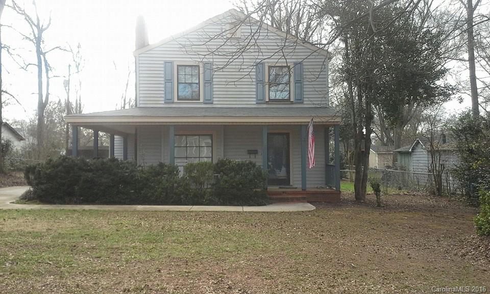 Rustic 2 story in town has 3 bedrooms, 2 1/2 baths, Greatroom with fireplace a built in bookshelves, kitchen/breakfast area, dining with built in cabinet, office an utility. Wrap around porch for sitting fenced back yard for kids or dog. New Gas Pack and 5 year old roof. Great neighborhood!!!