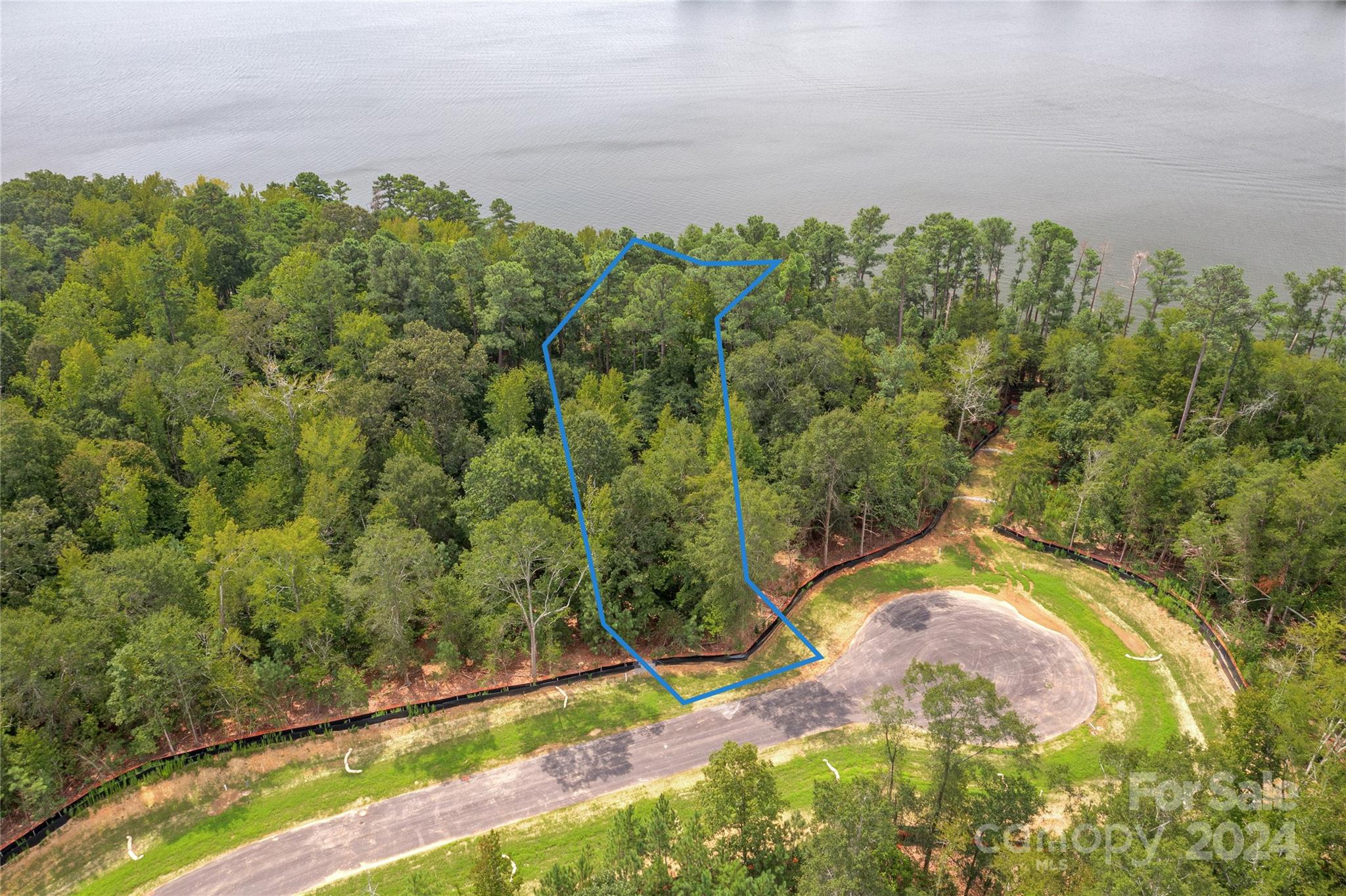 McLean - South Shore - Land