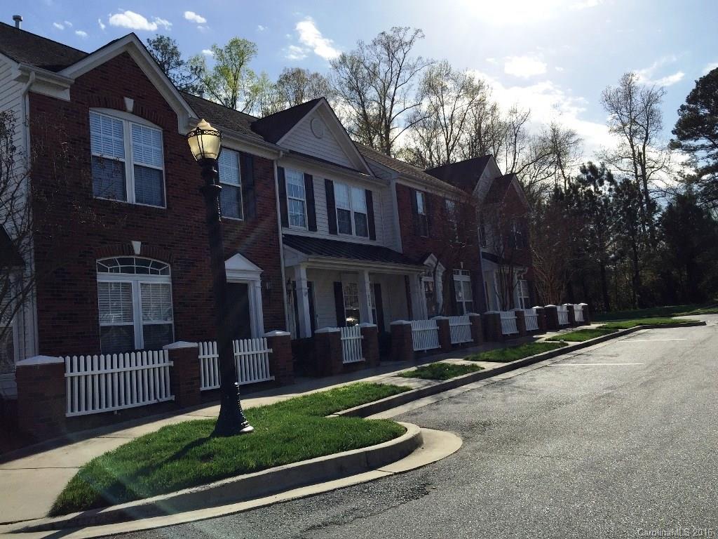 Excellent Location, Close to Interstate 77 access and lots of shops and restaurants! Recently updated with new kitchen appliances, new carpet and pad and freshly painted interior. Features included prefinished hardwood flooring on main floor, nice den/dining area and breakfast/sitting area. Upper level has a master suite with large walk in closet and an additional private bedroom suite. All in a nice private neighborhood. This is a Fannie Mae HomePath property.