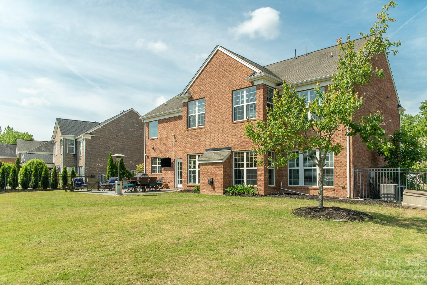 The Chimneys Of Marvin - Residential