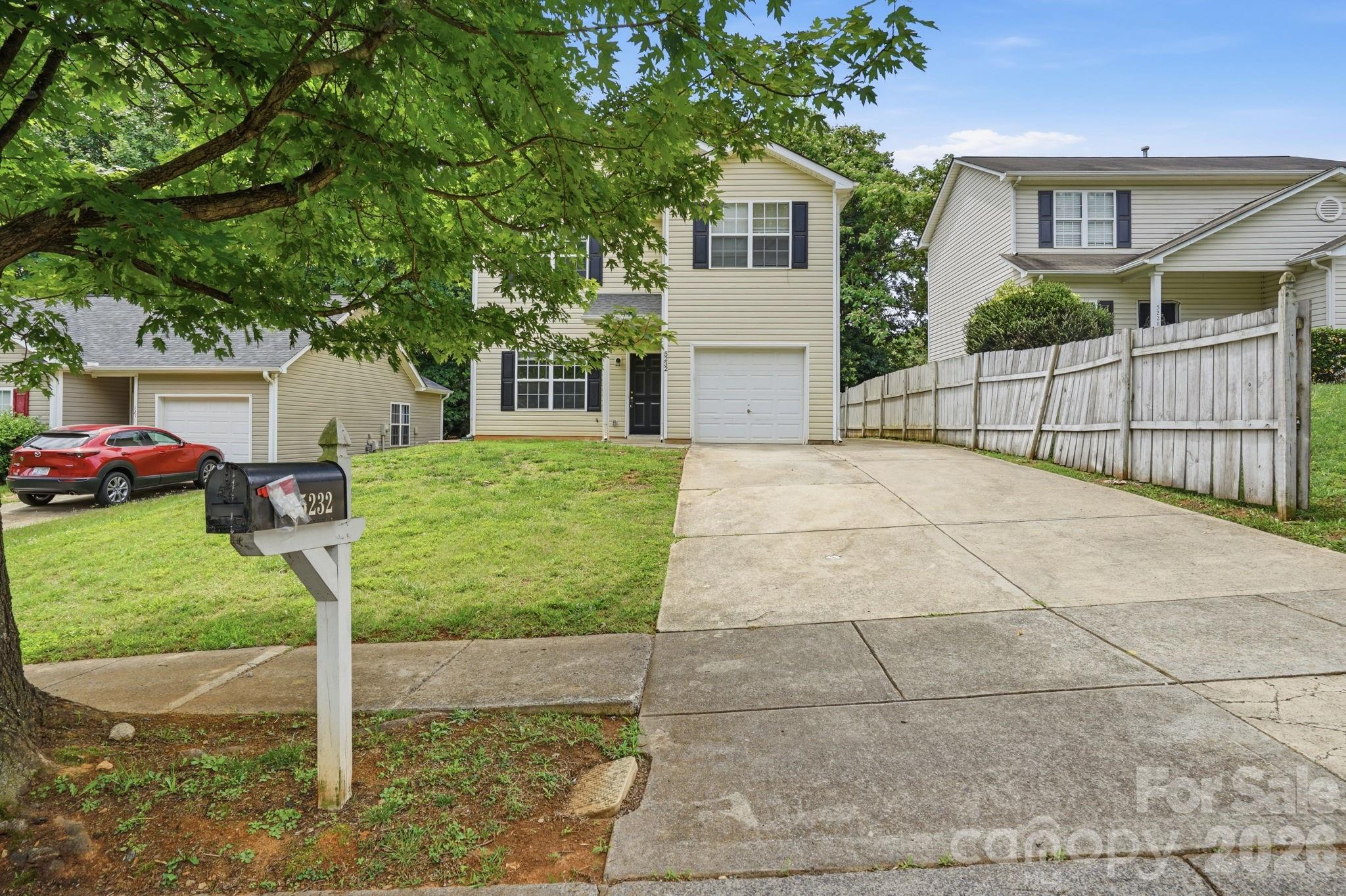 Laurel Woods - Residential