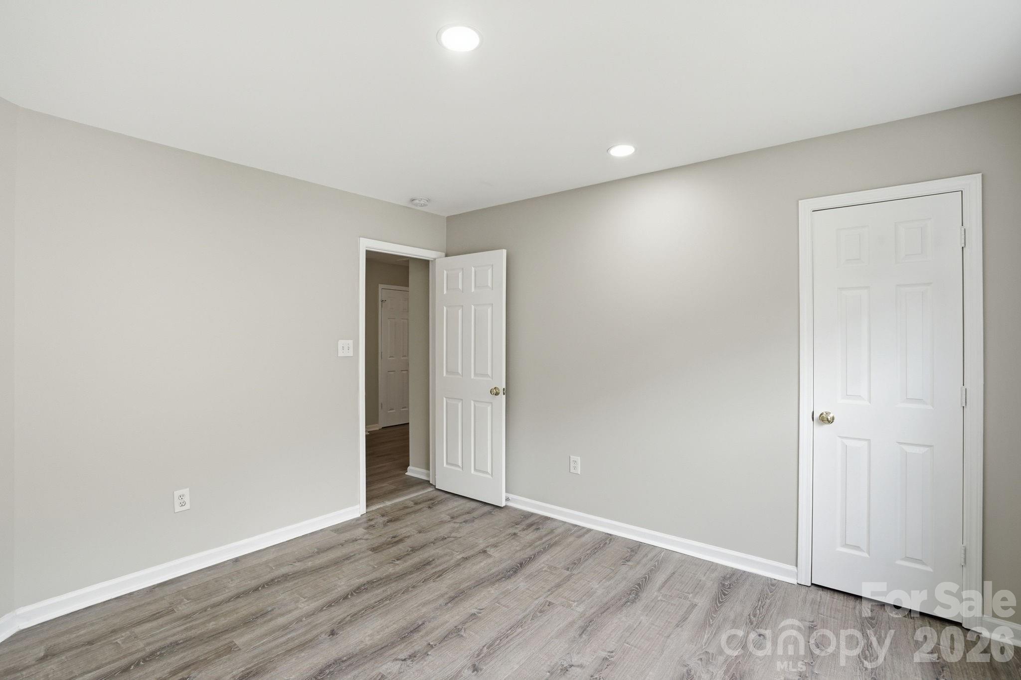 Laurel Woods - Residential