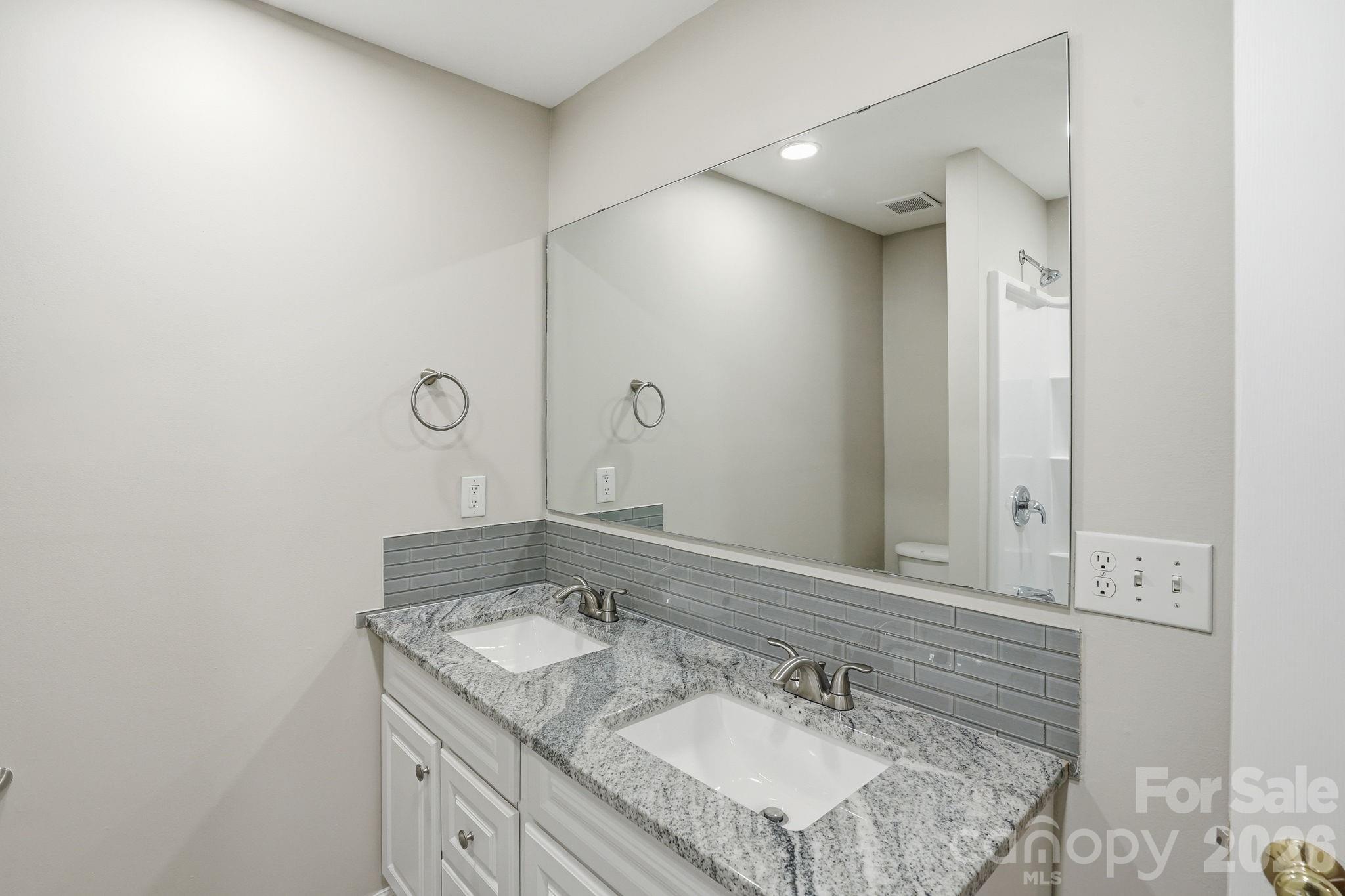 Laurel Woods - Residential