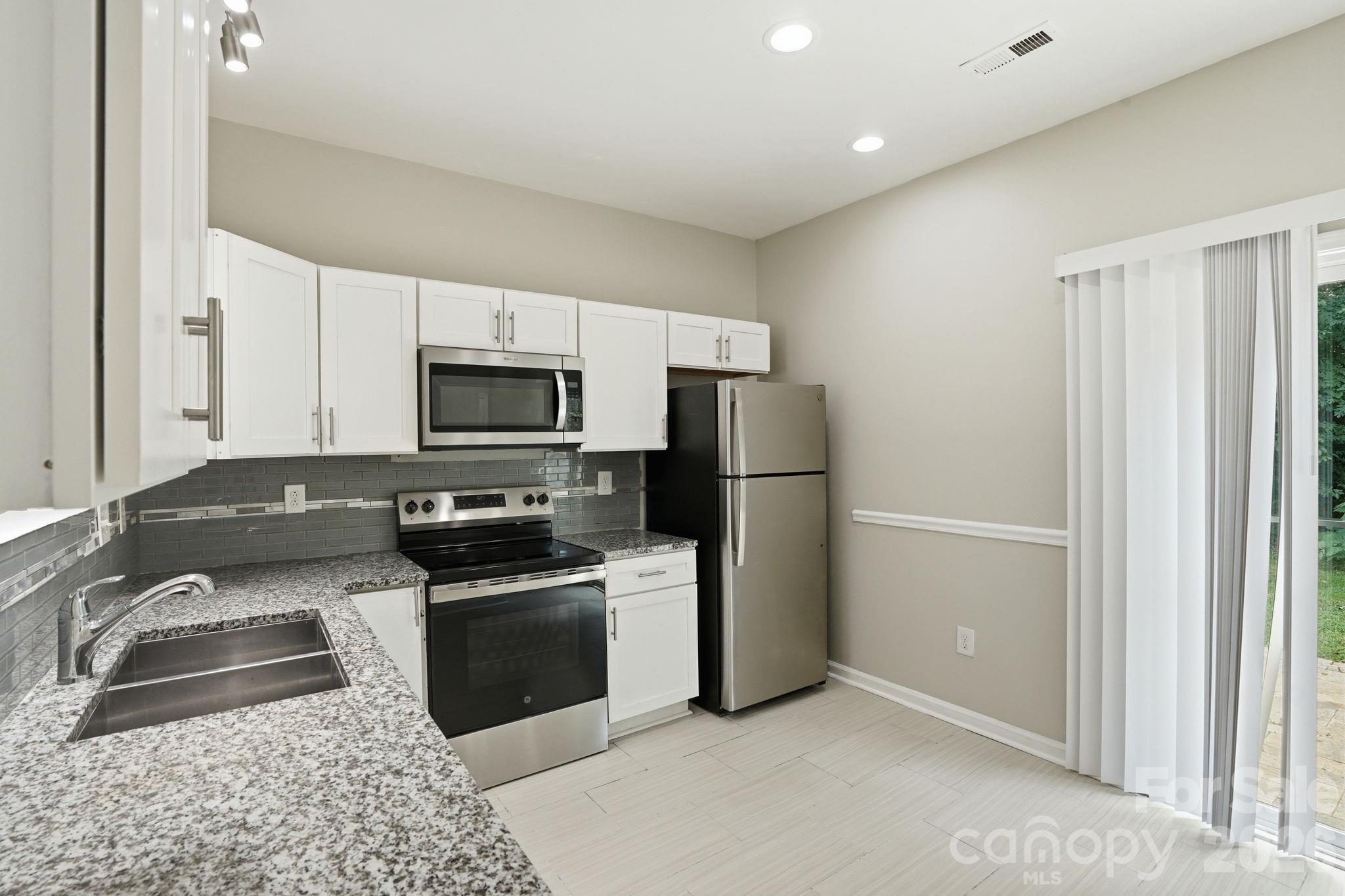 Laurel Woods - Residential