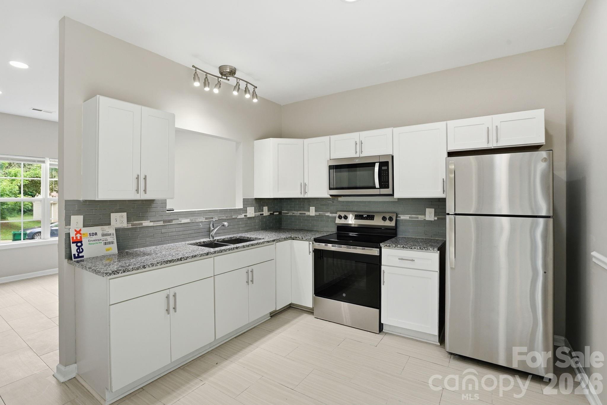 Laurel Woods - Residential