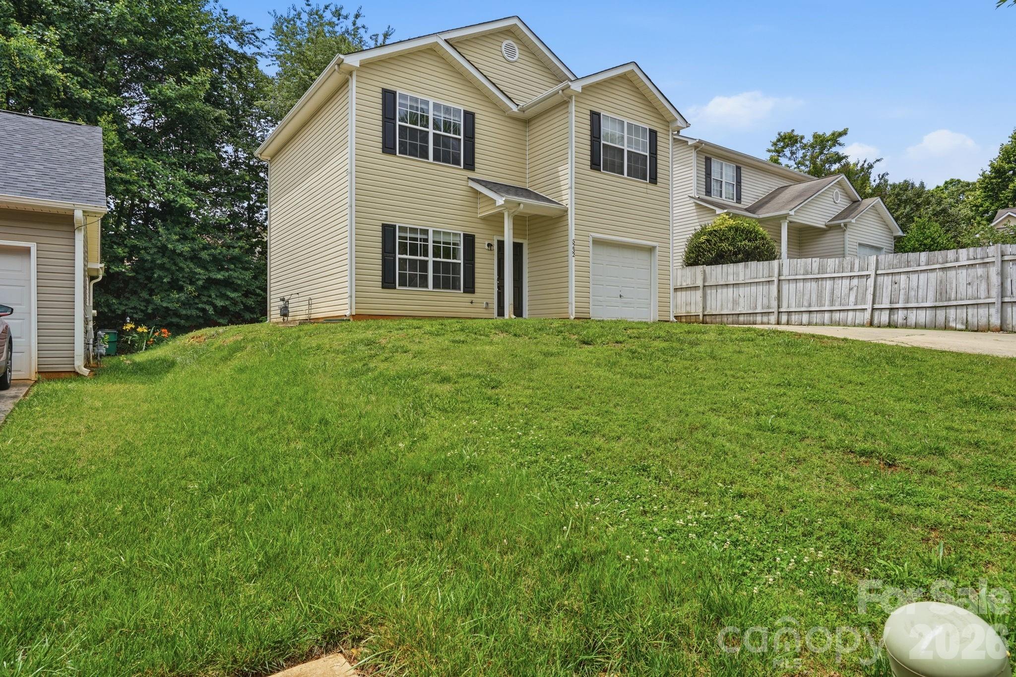 Laurel Woods - Residential