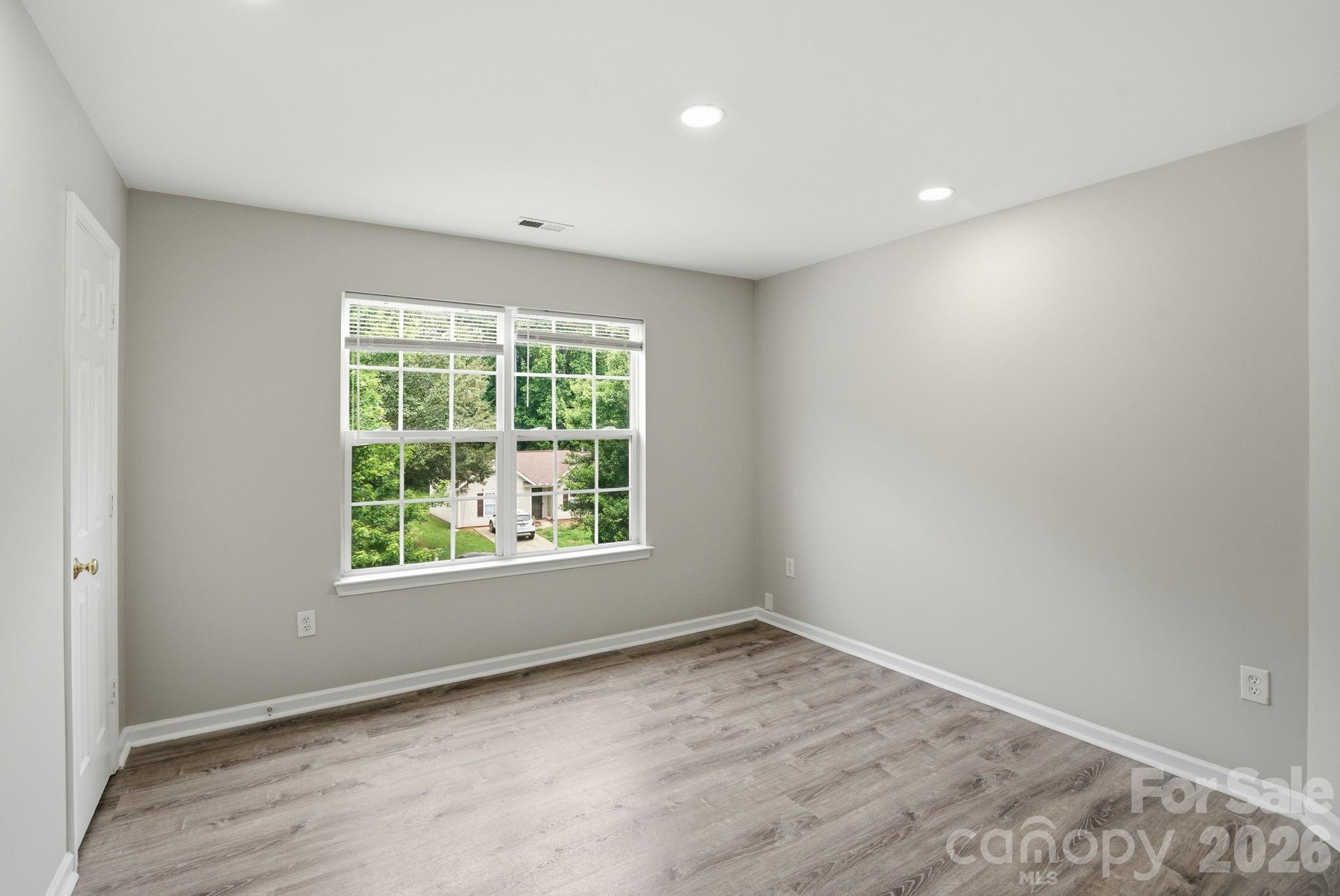 Laurel Woods - Residential