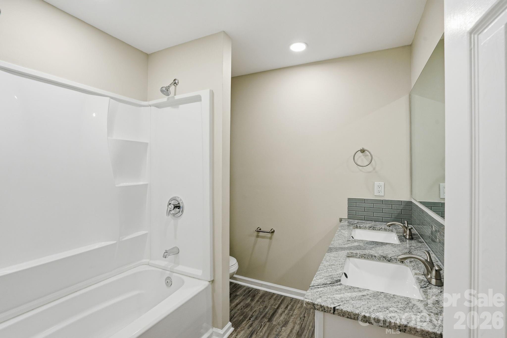 Laurel Woods - Residential