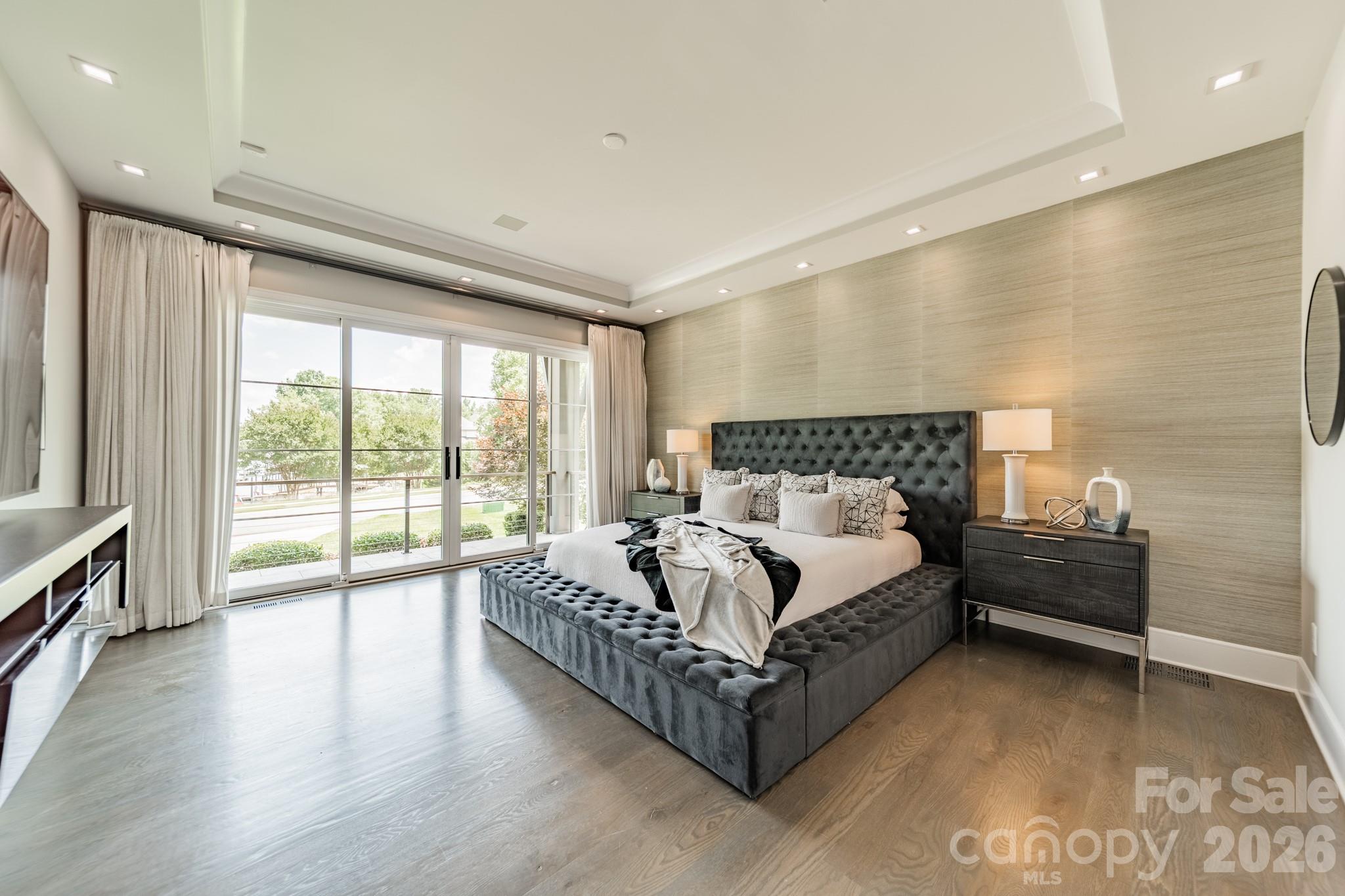 The Peninsula - Residential