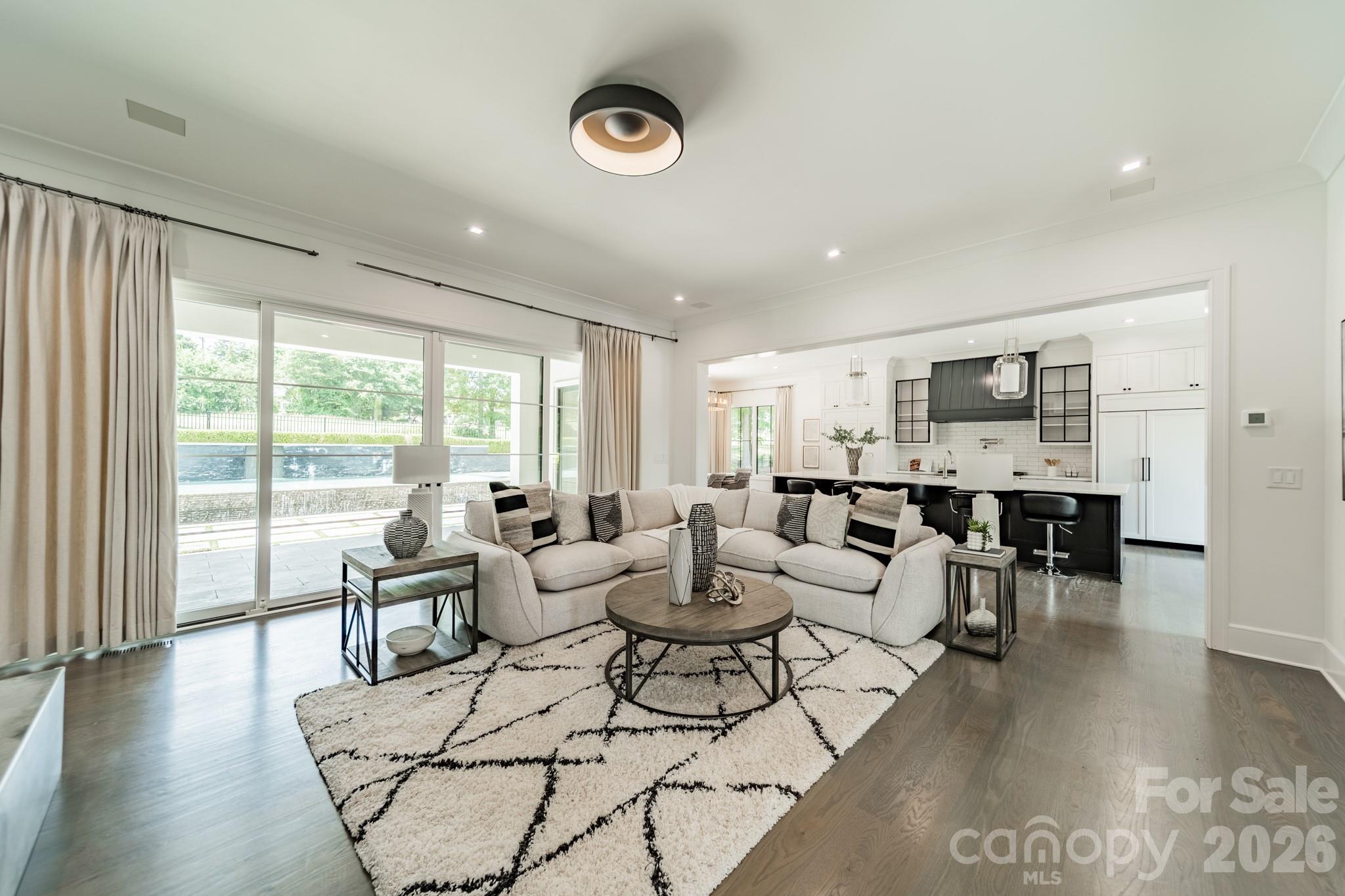 The Peninsula - Residential