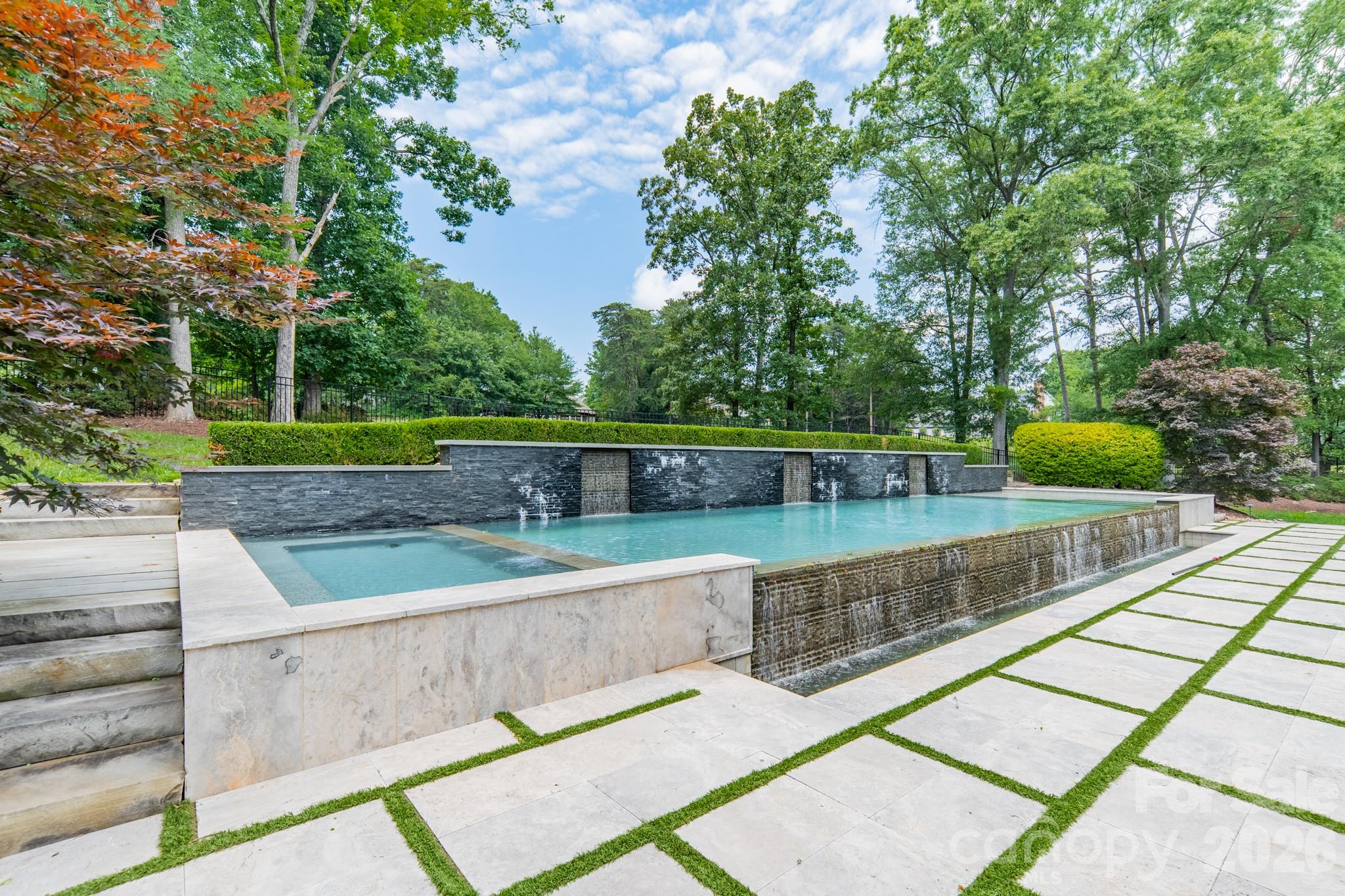 The Peninsula - Residential