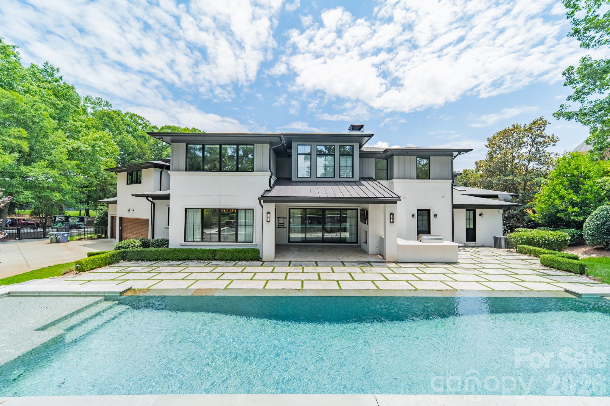 The Peninsula - Residential